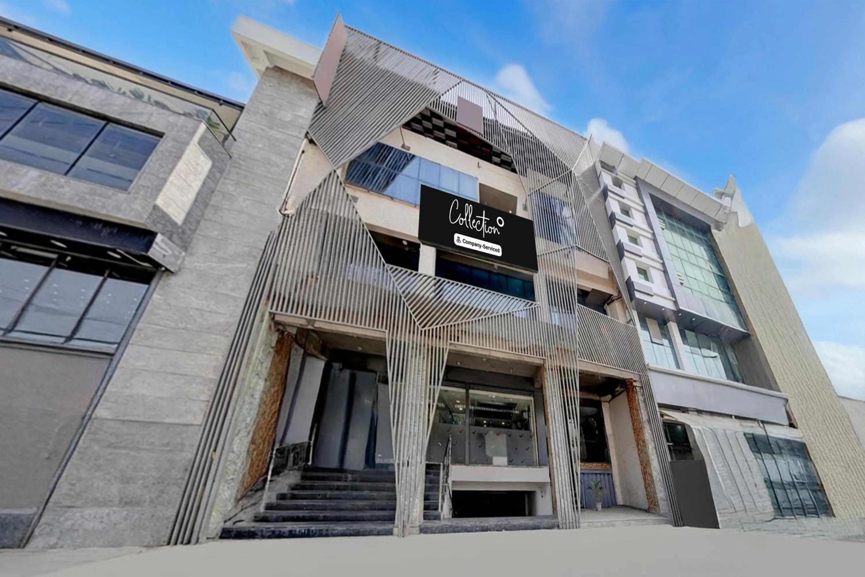 Property building in Super Collection O Shahpura Lakeview Formerly Hotel Royal Villa