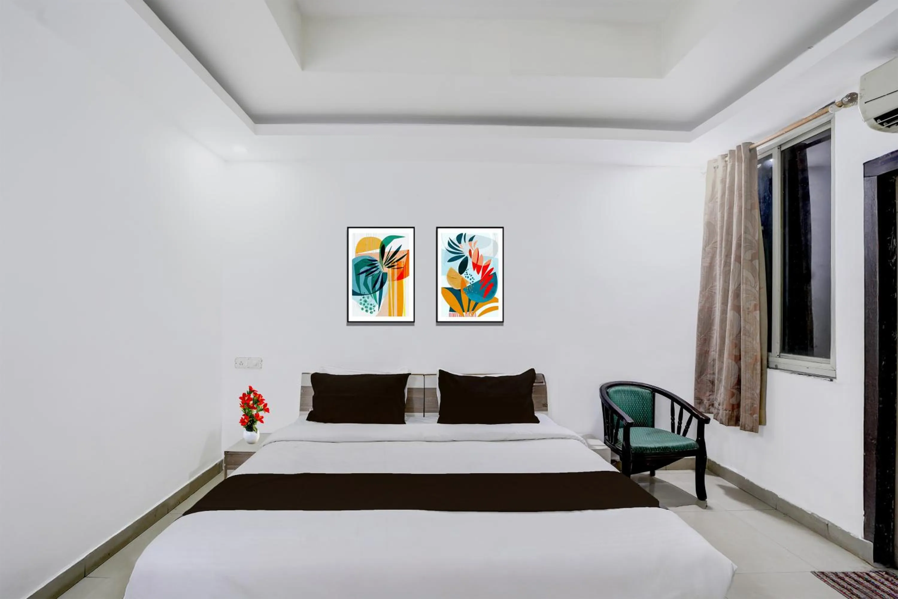 Photo of the whole room, Bed in Super Collection O Shahpura Lakeview Formerly Hotel Royal Villa