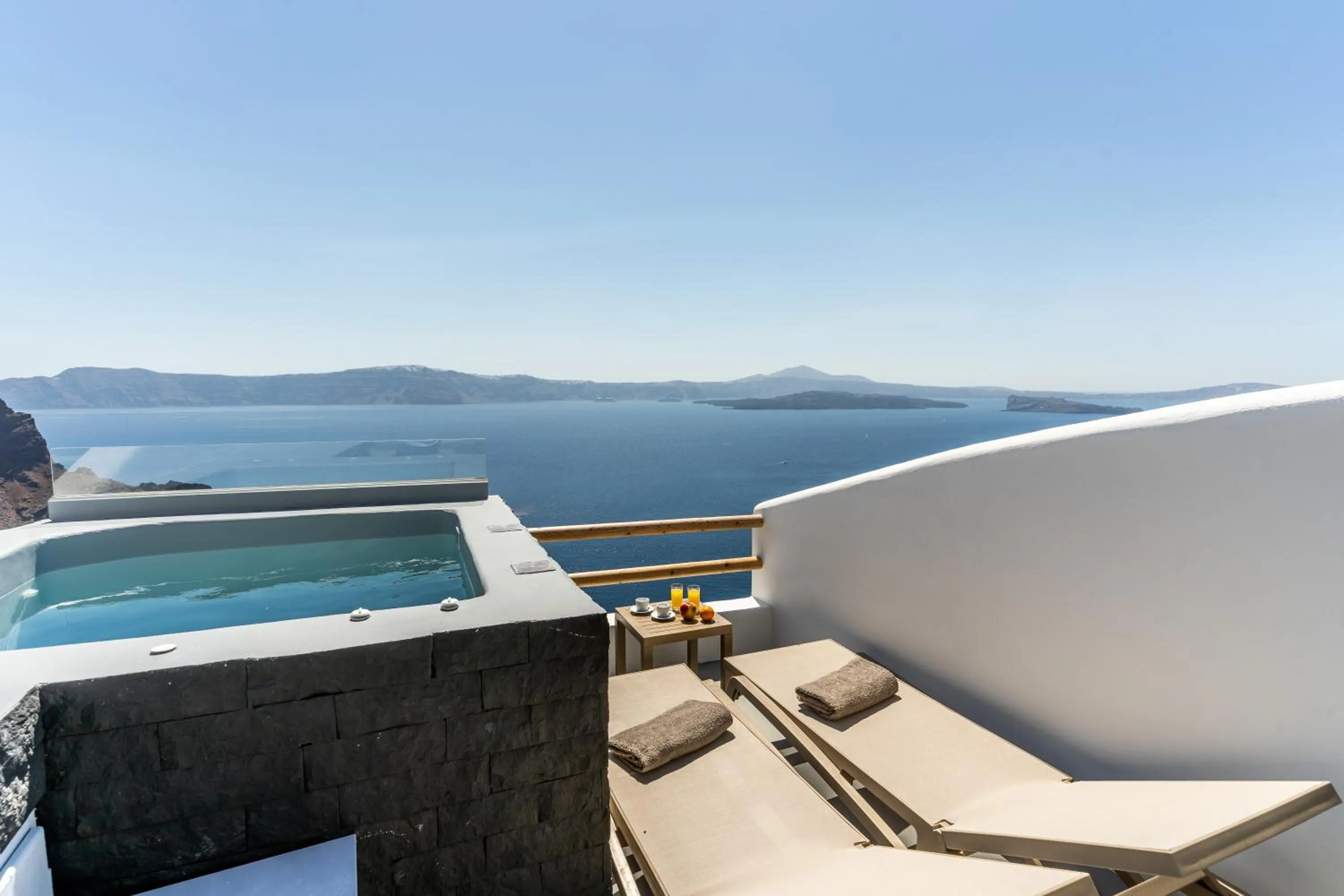 Hot Tub in Evanthia Best View Thirassia Island Hotel