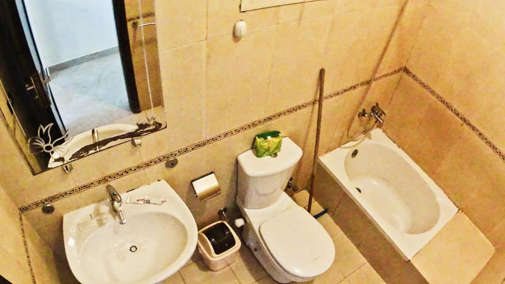 Shower in Lucky palace Dahab