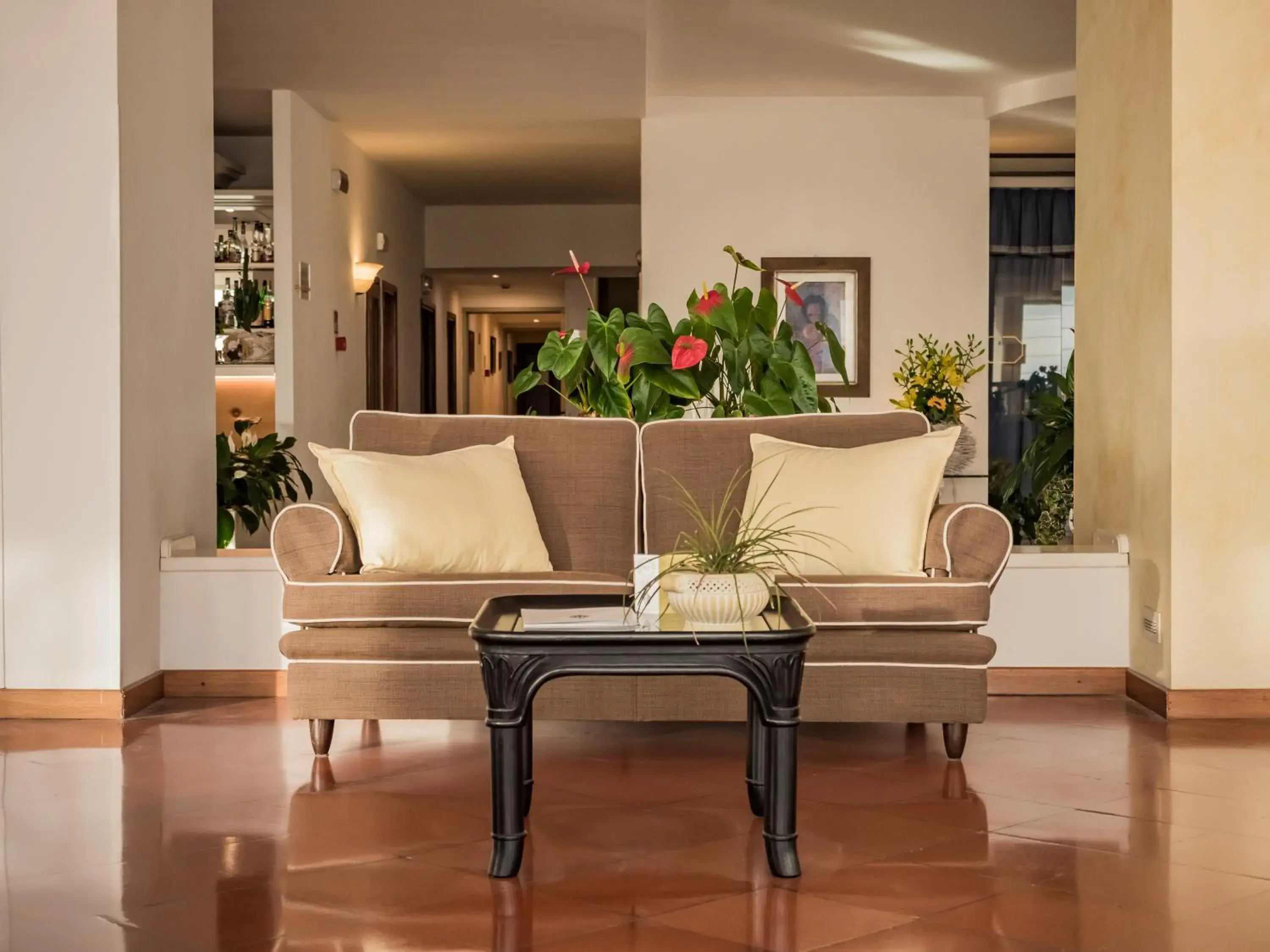 Living room in Hotel Sina Astor Living room in Hotel Sina Astor