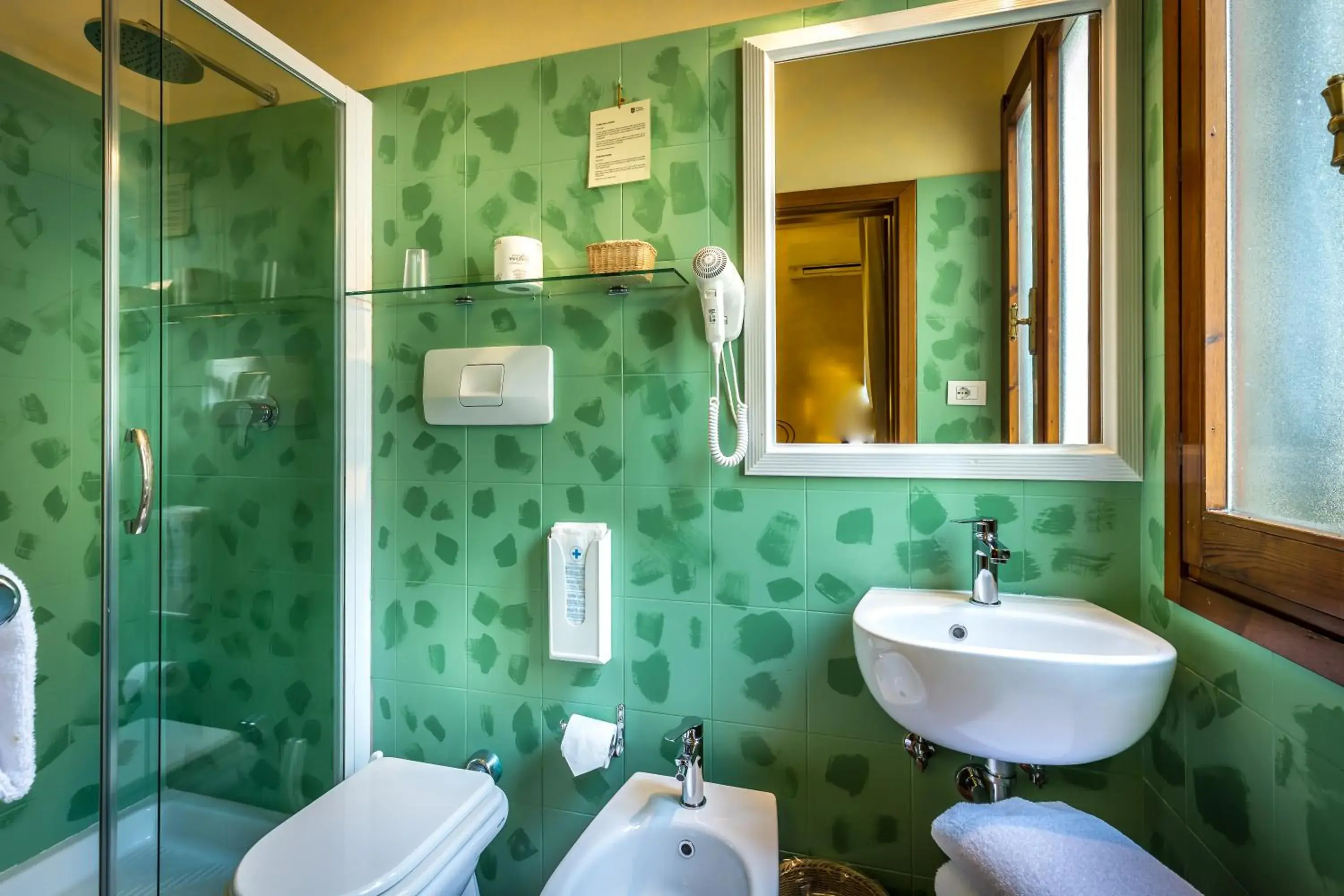 Bathroom in Hotel Mario's Bathroom in Hotel Mario's