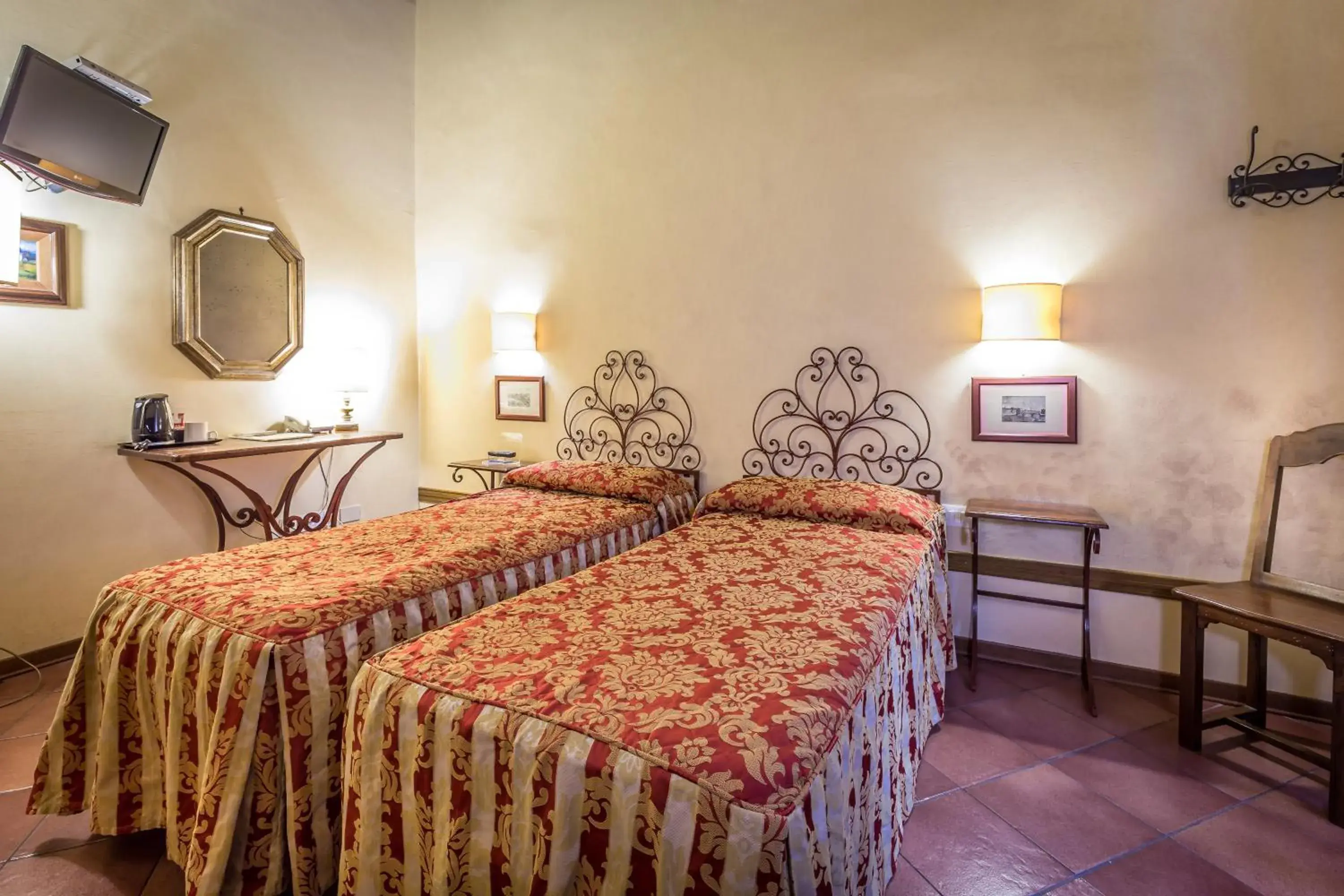 Double or Twin Room in Hotel Mario's Double or Twin Room in Hotel Mario's