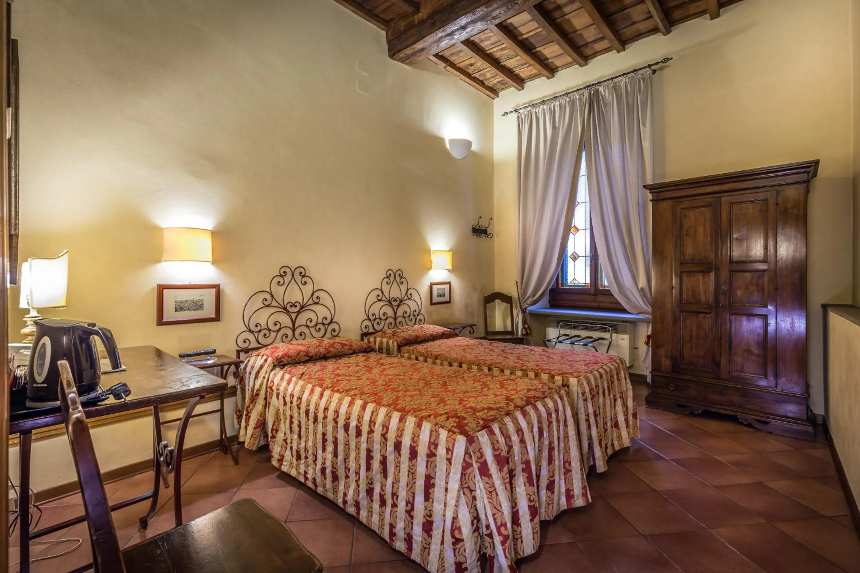 Bedroom, Bed in Hotel Mario's