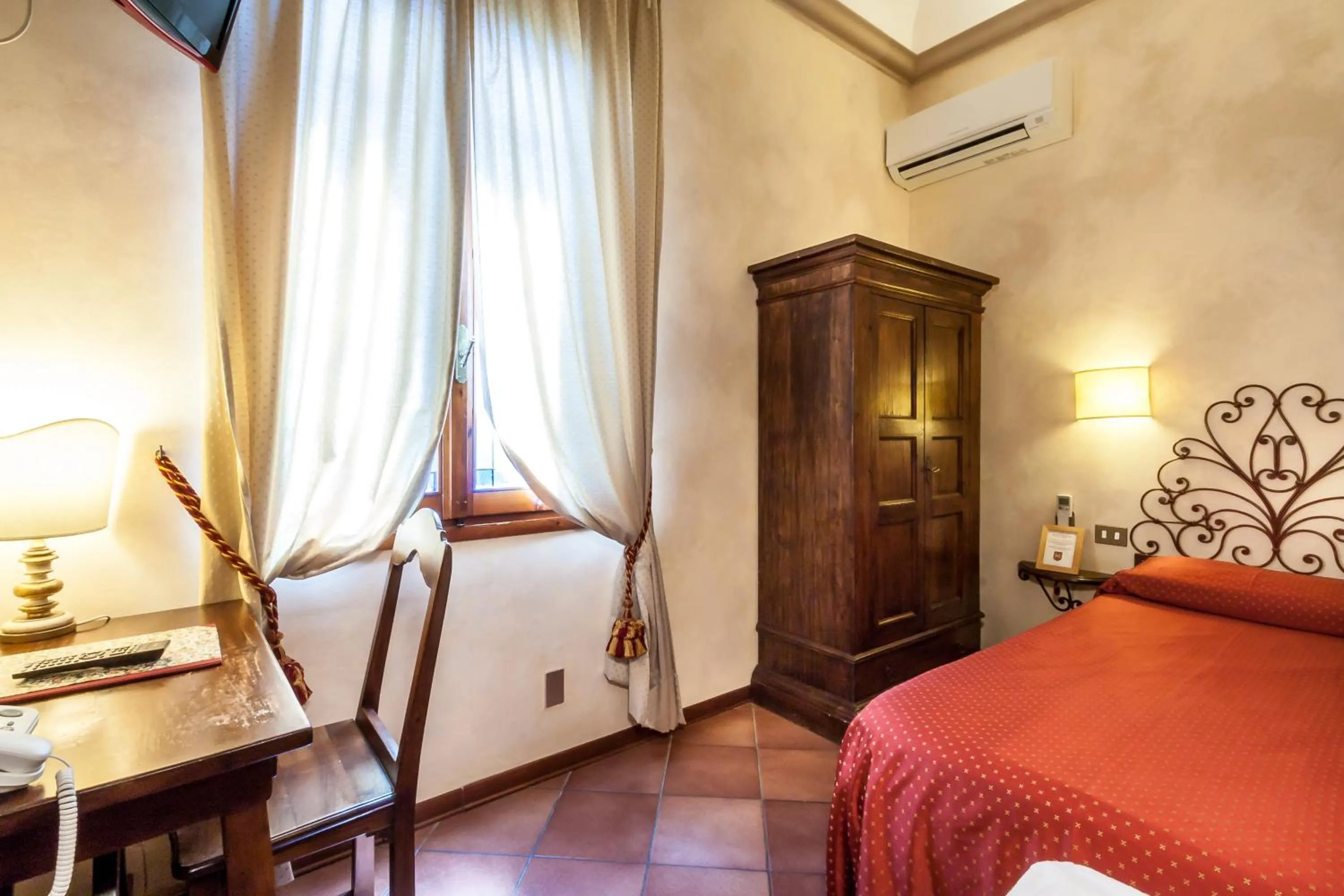 Photo of the whole room, Bed in Hotel Mario's