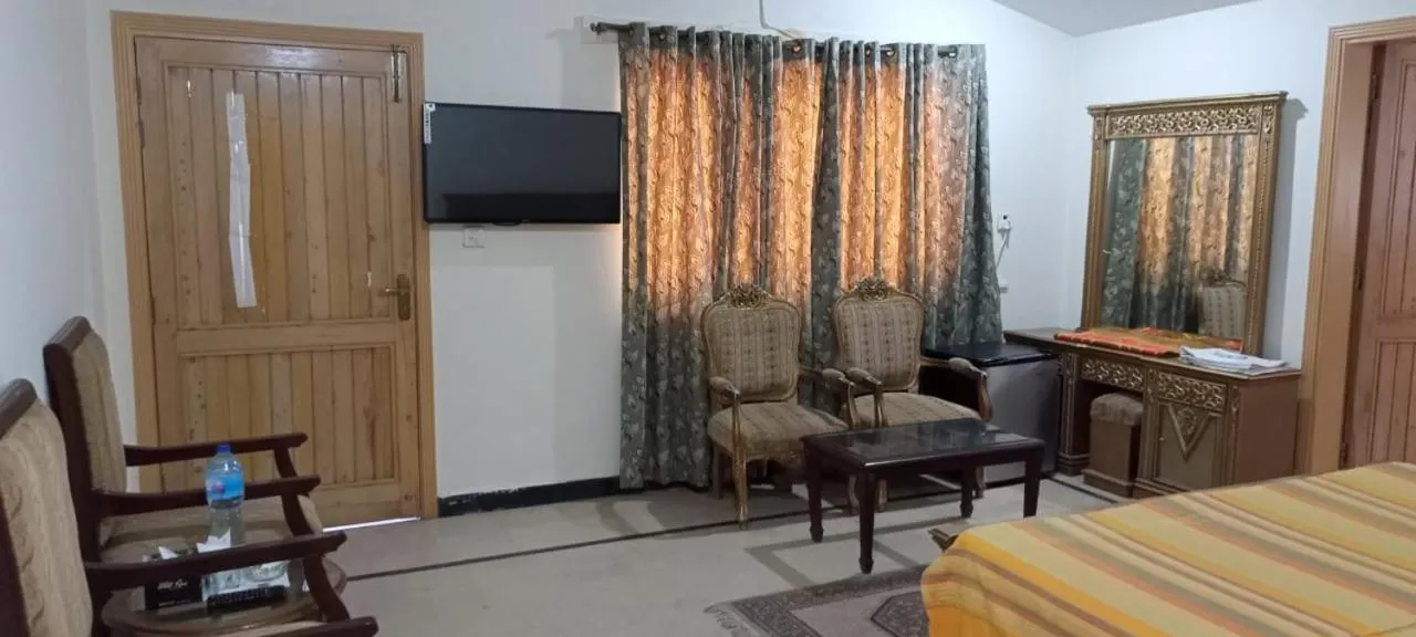 Living room, Bed in Luxury Palace Peshawar