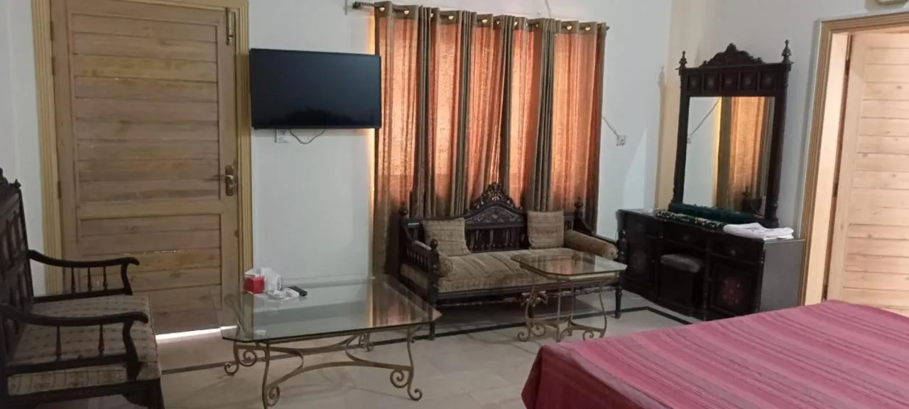 TV and multimedia, Bed in Luxury Palace Peshawar