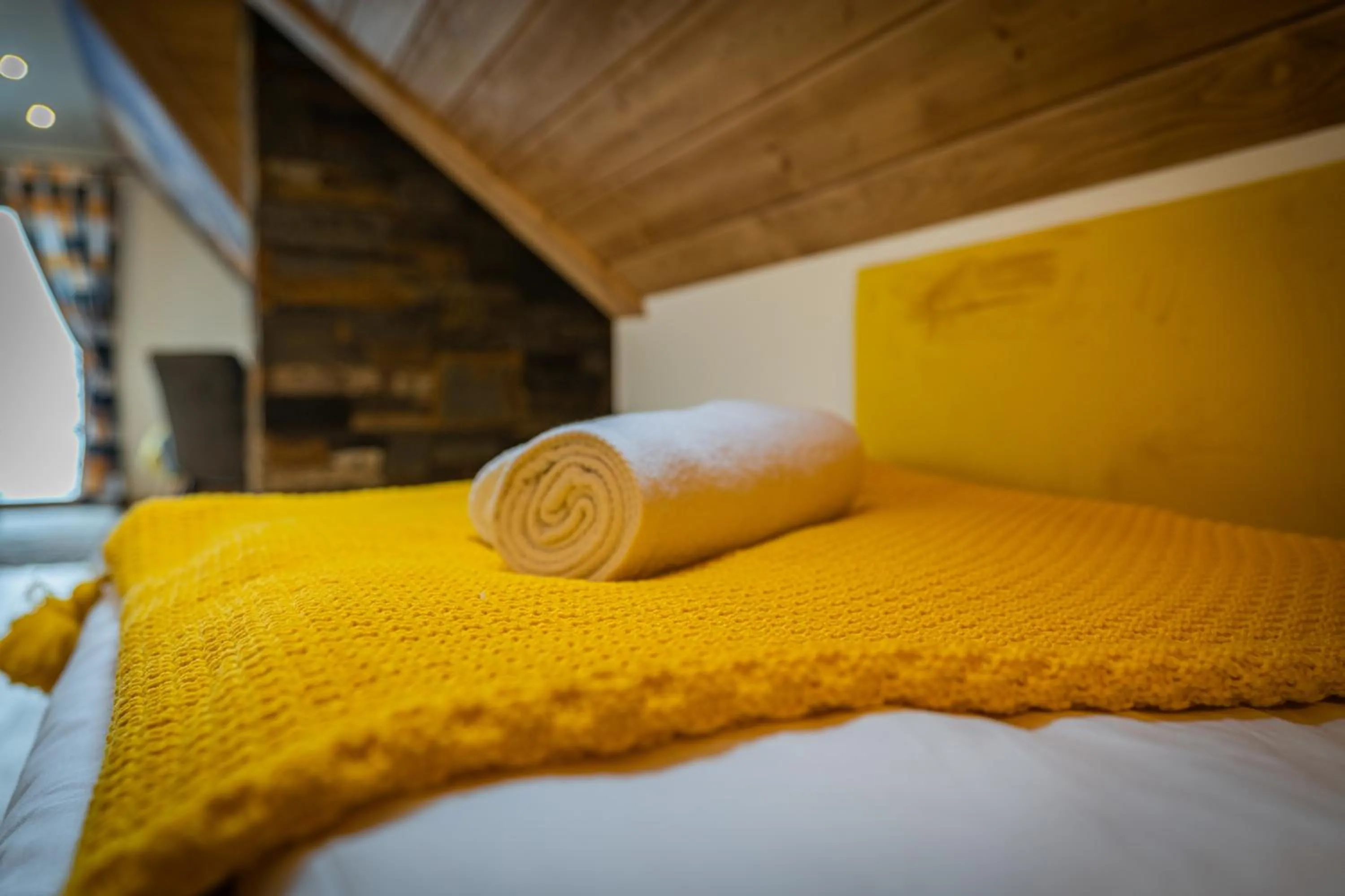 Bed in Dworek nad Jałowcami z Jacuzzi