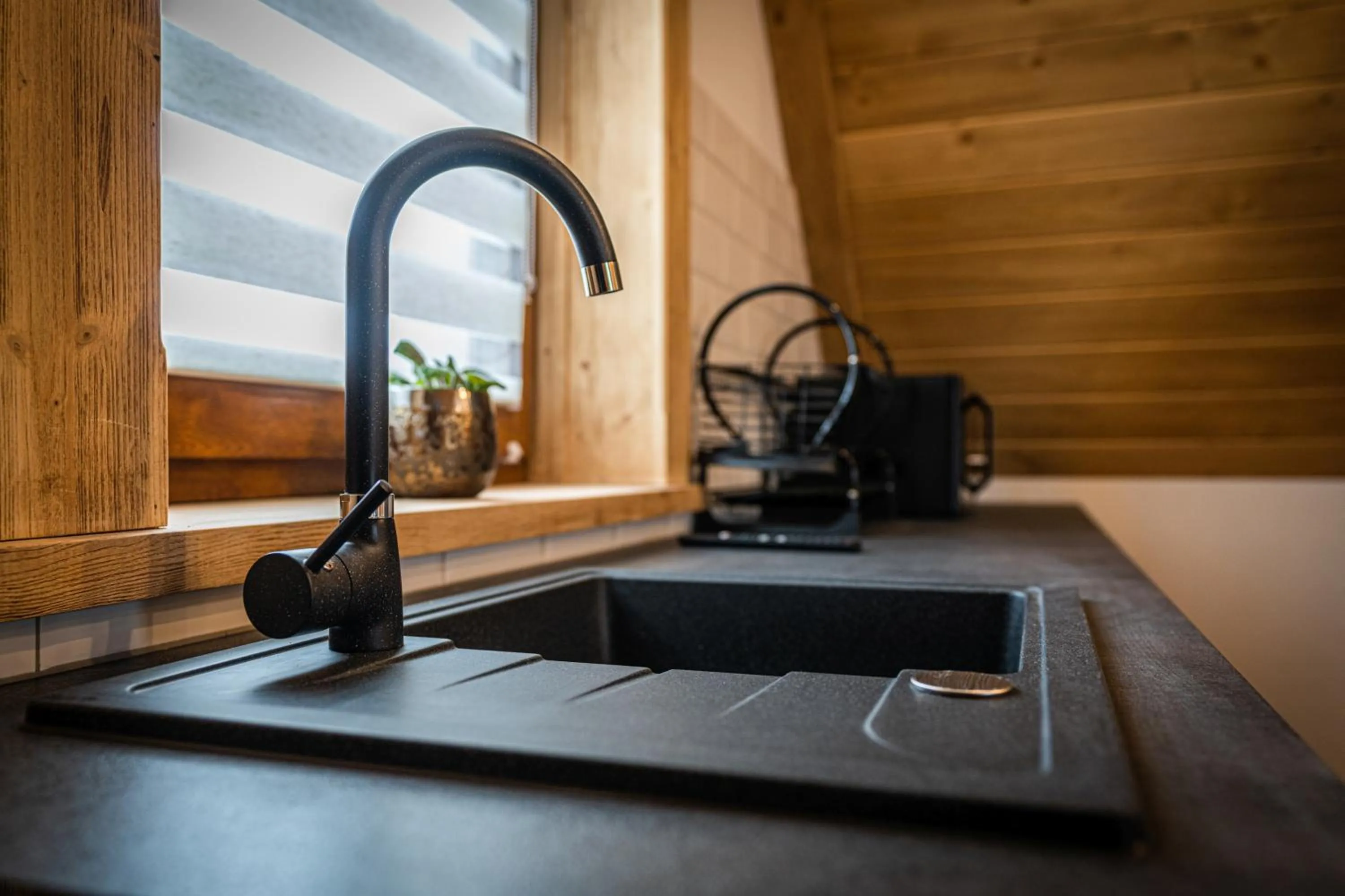 Kitchen or kitchenette in Dworek nad Jałowcami z Jacuzzi