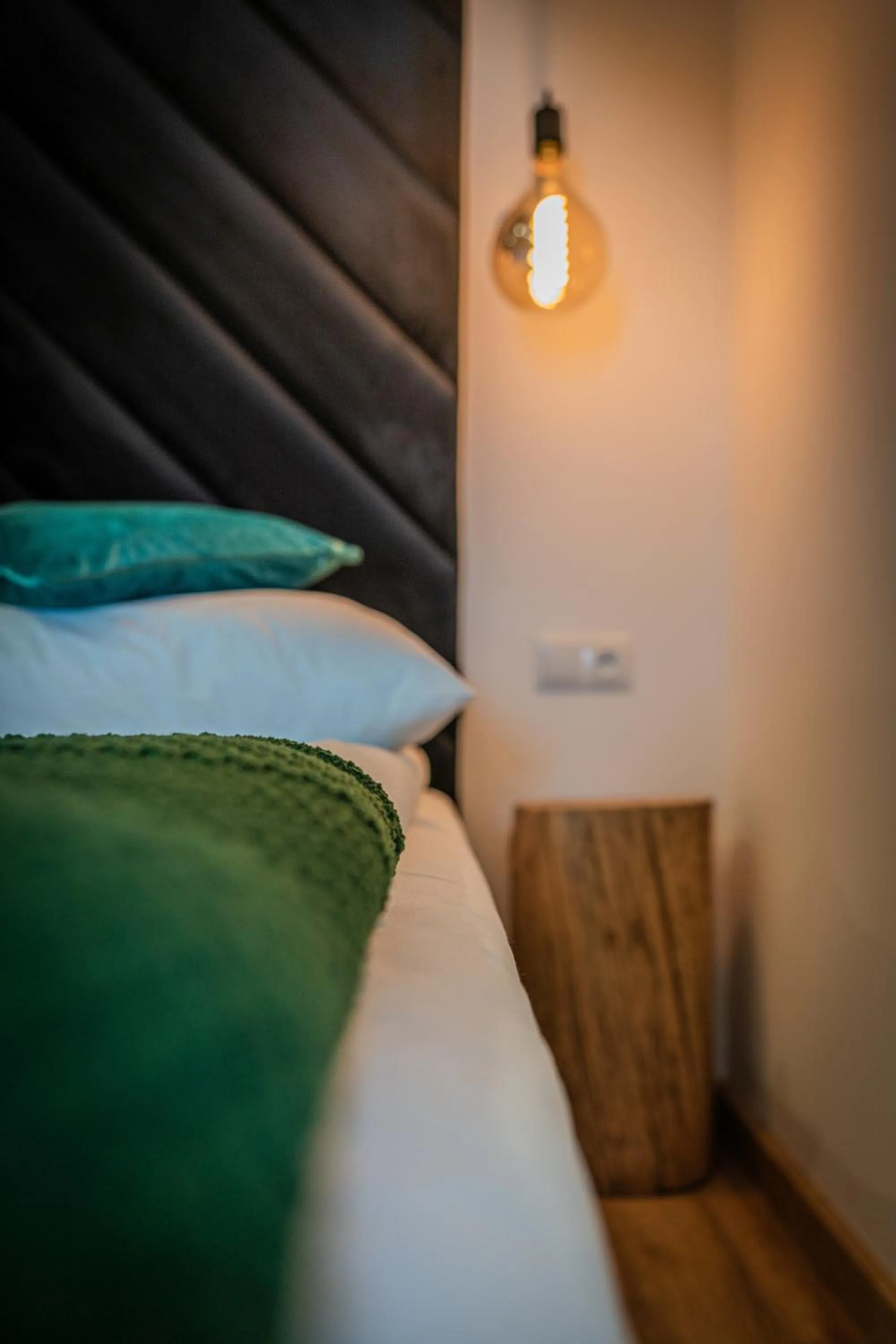 Bed in Dworek nad Jałowcami z Jacuzzi