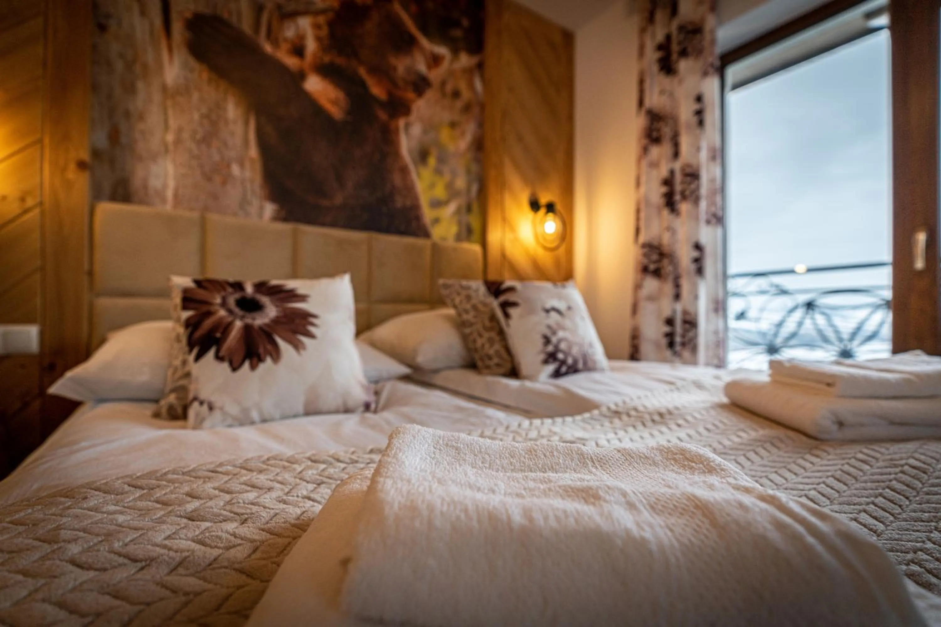 Bed in Dworek nad Jałowcami z Jacuzzi