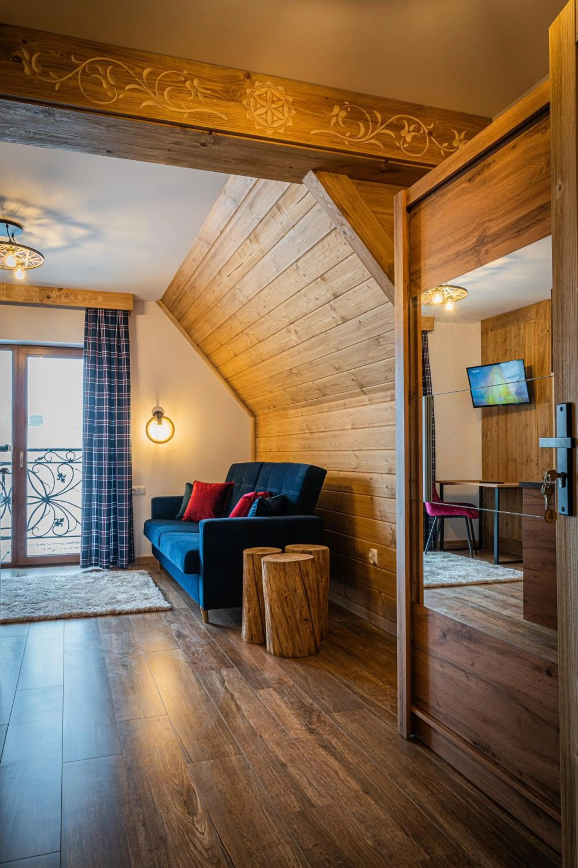 Photo of the whole room in Dworek nad Jałowcami z Jacuzzi