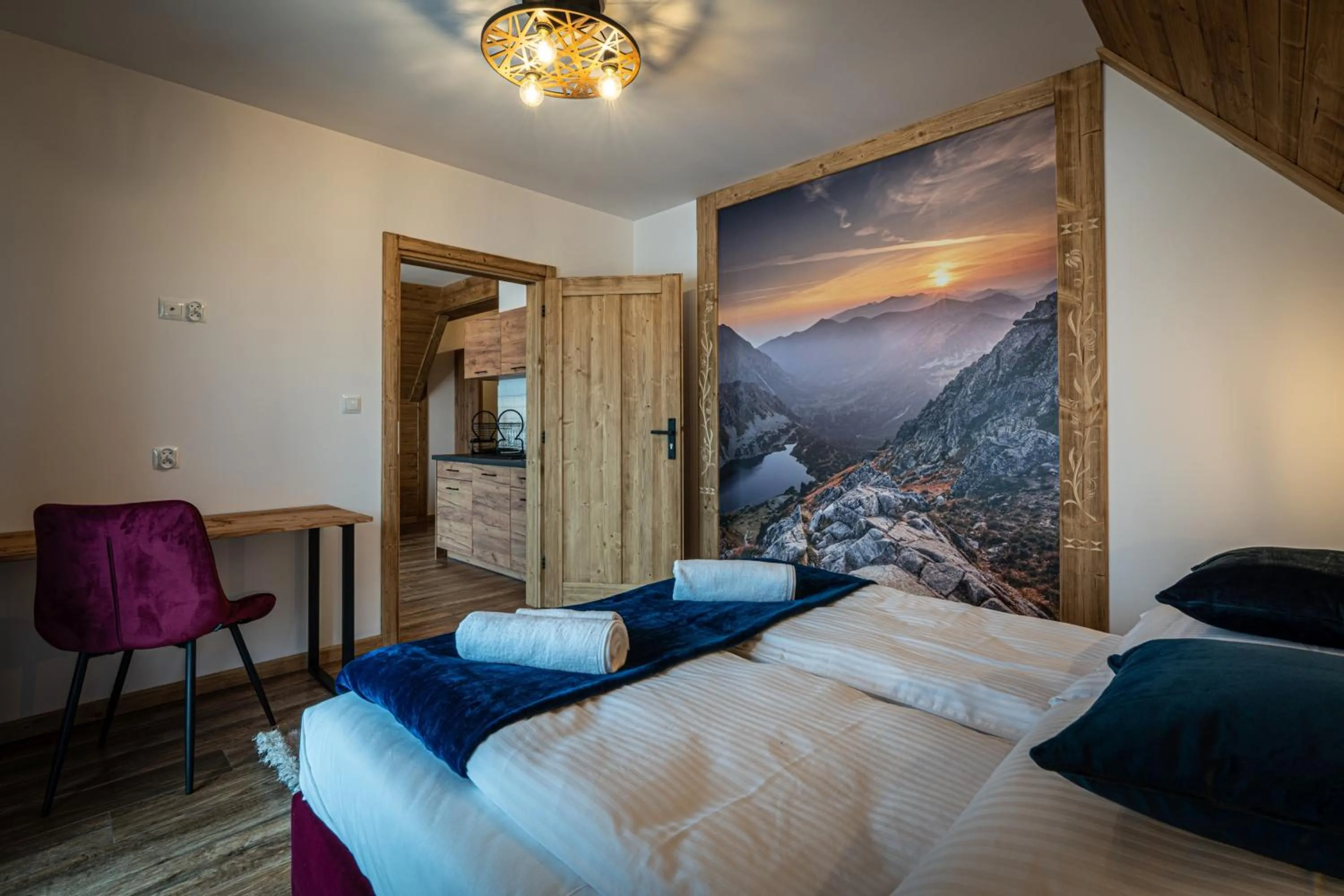 Bed in Dworek nad Jałowcami z Jacuzzi