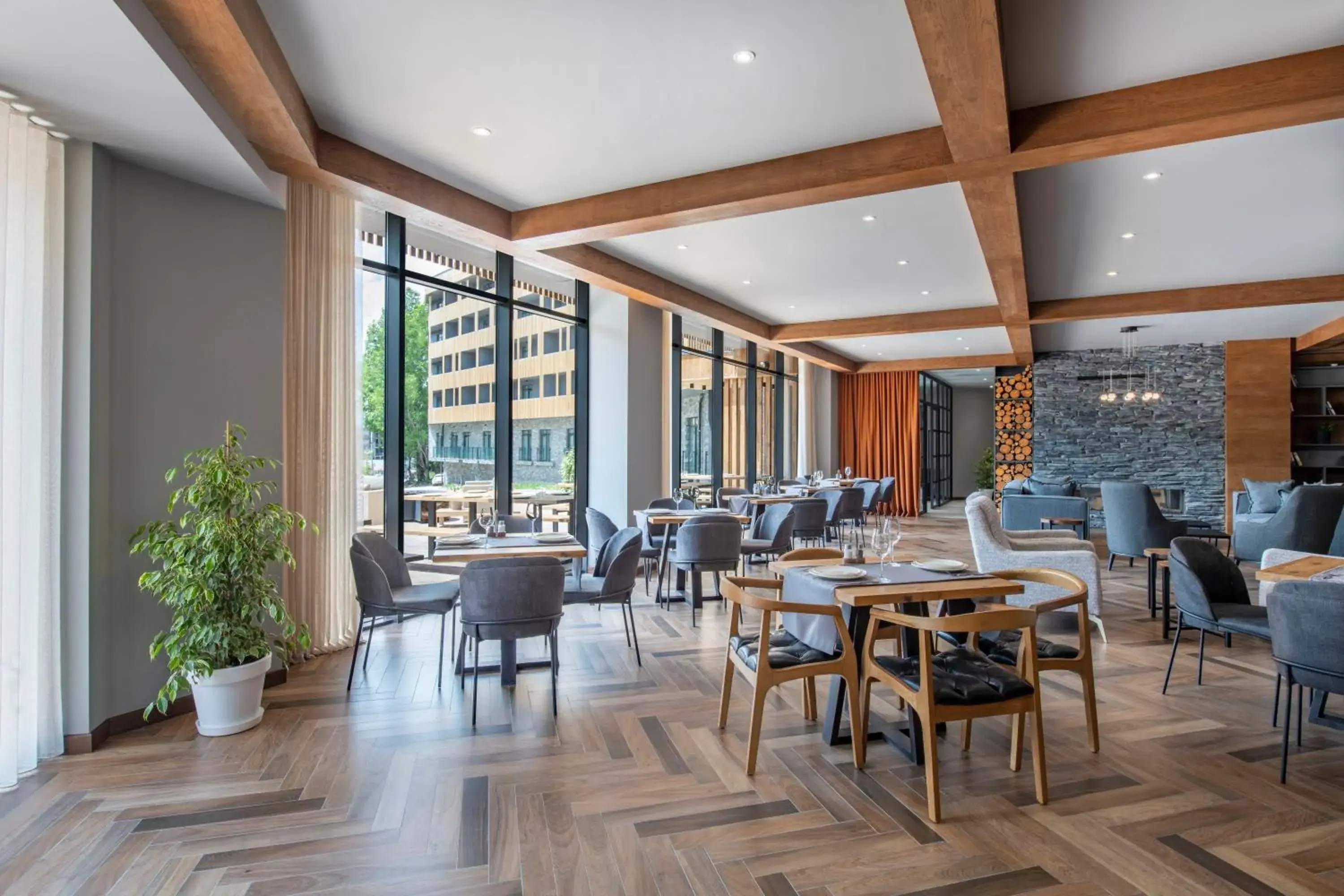 Restaurant/places to eat in Dialog Kokhta Restaurant/places to eat in Dialog Kokhta