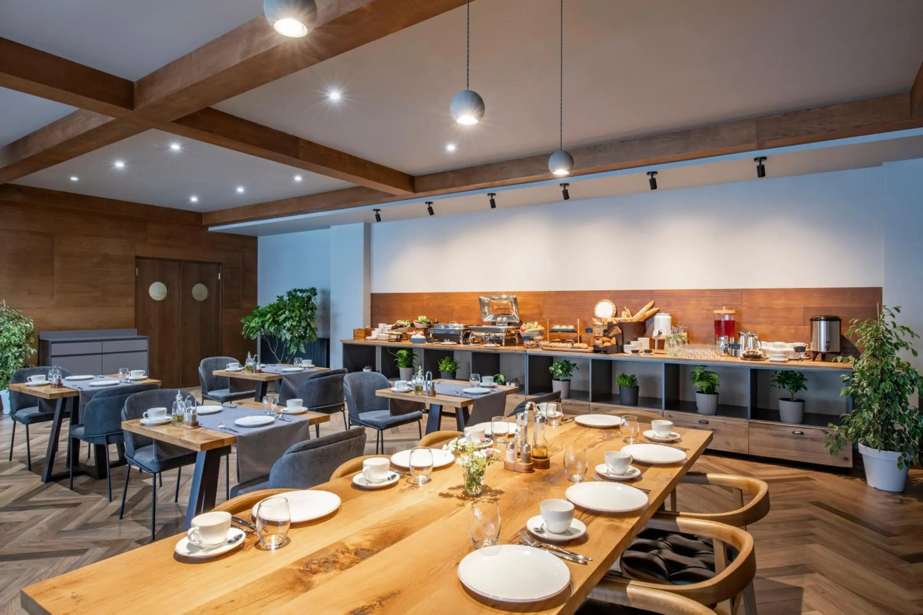 Restaurant/places to eat in Dialog Kokhta Restaurant/places to eat in Dialog Kokhta