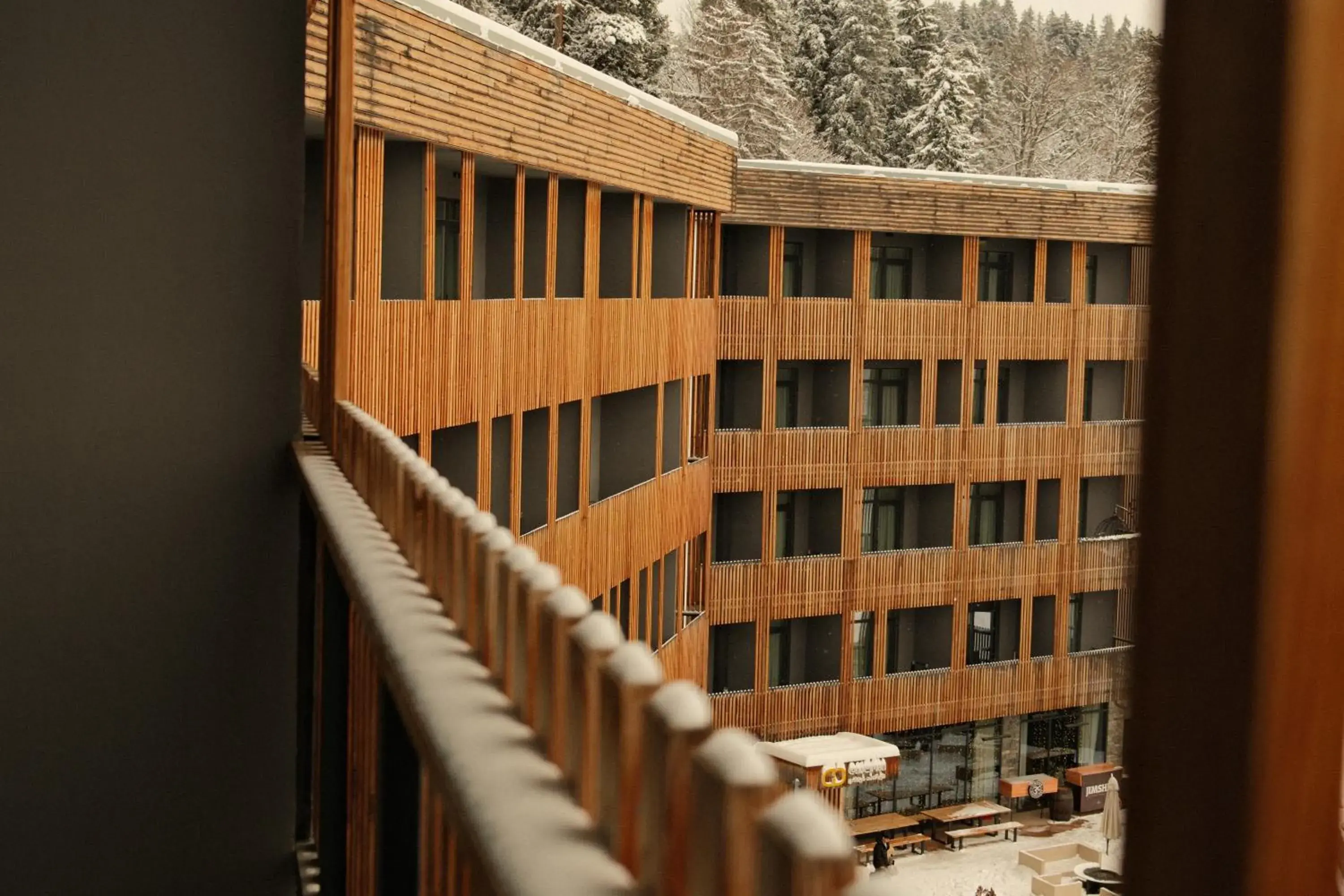 Property building in Dialog Kokhta Property building in Dialog Kokhta