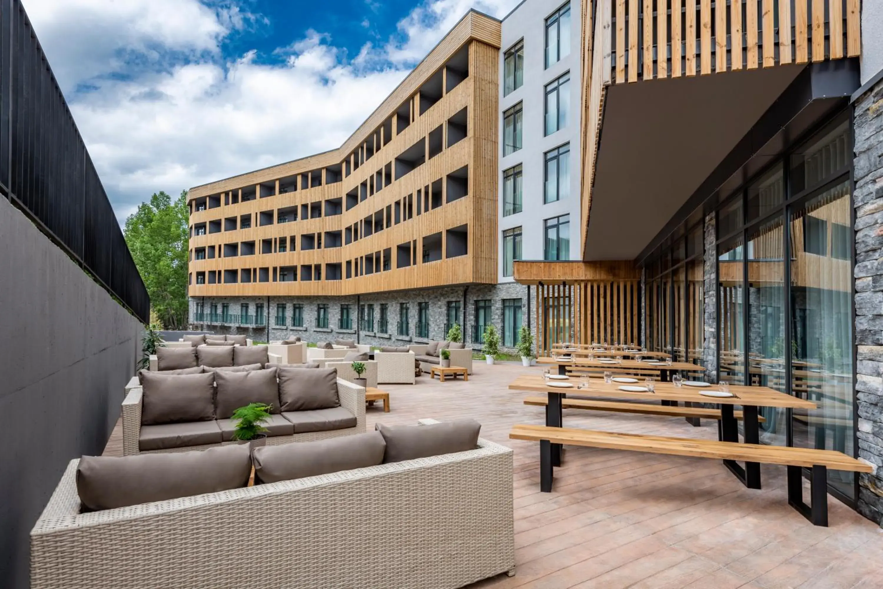 Property building in Dialog Kokhta Property building in Dialog Kokhta