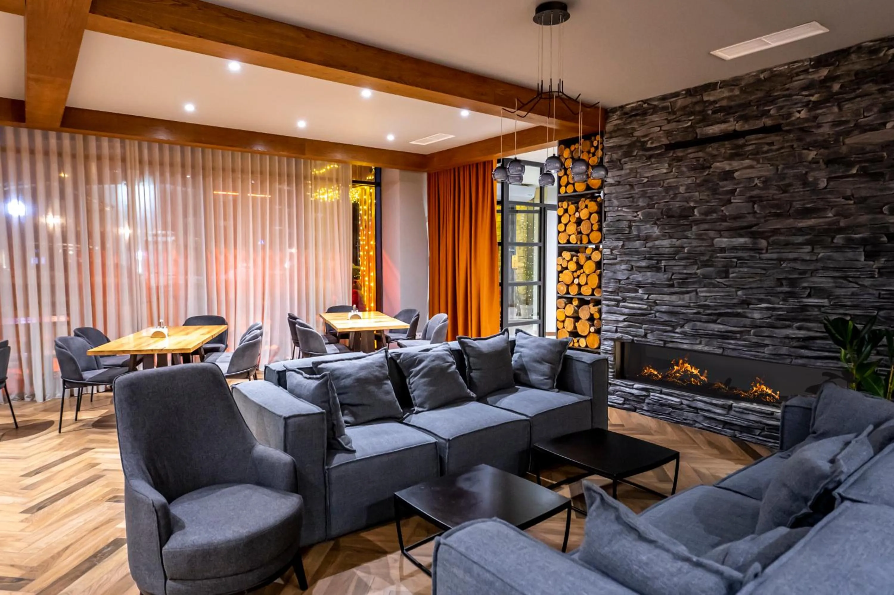 Restaurant/places to eat in Dialog Kokhta