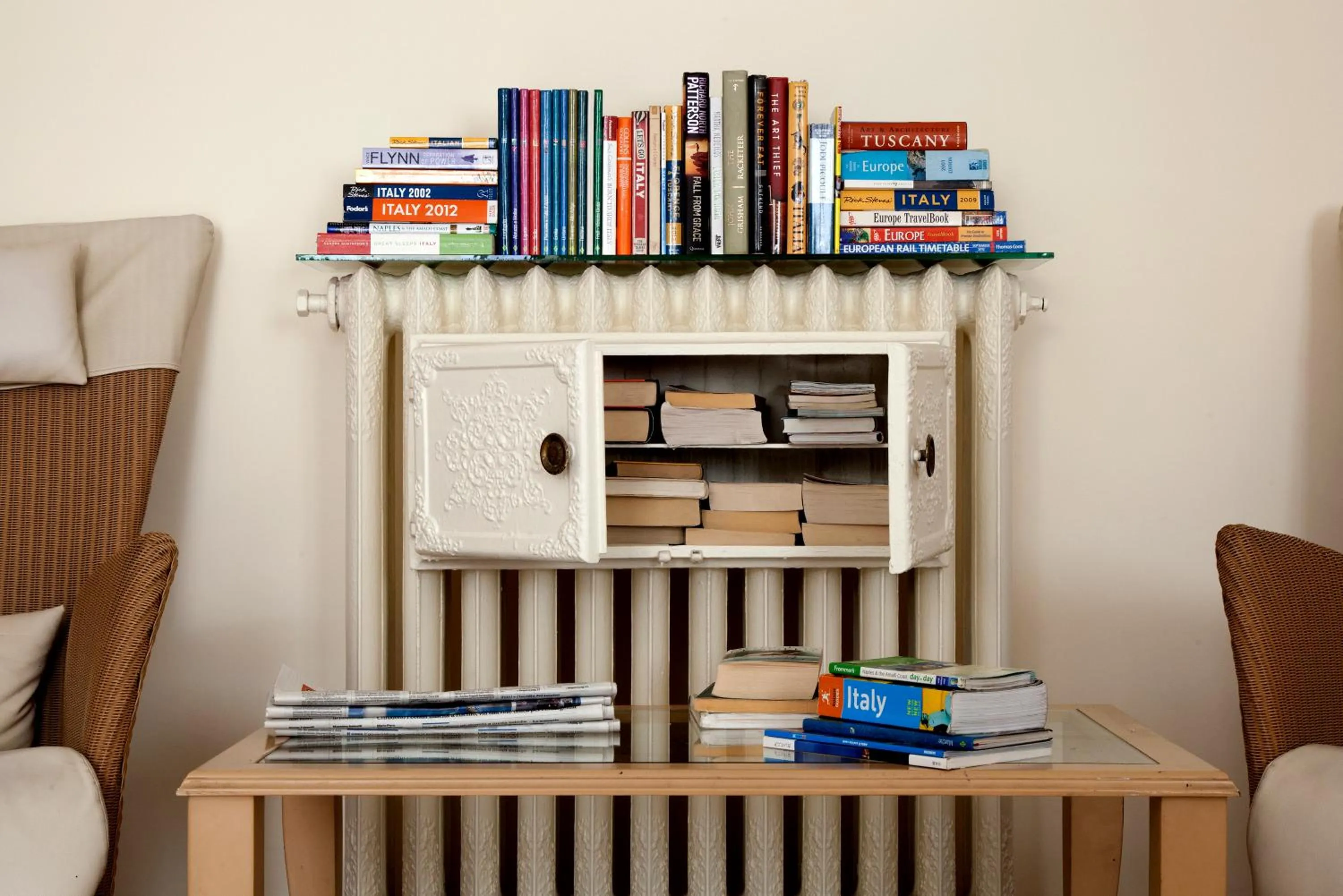 Library in Hotel Del Corso