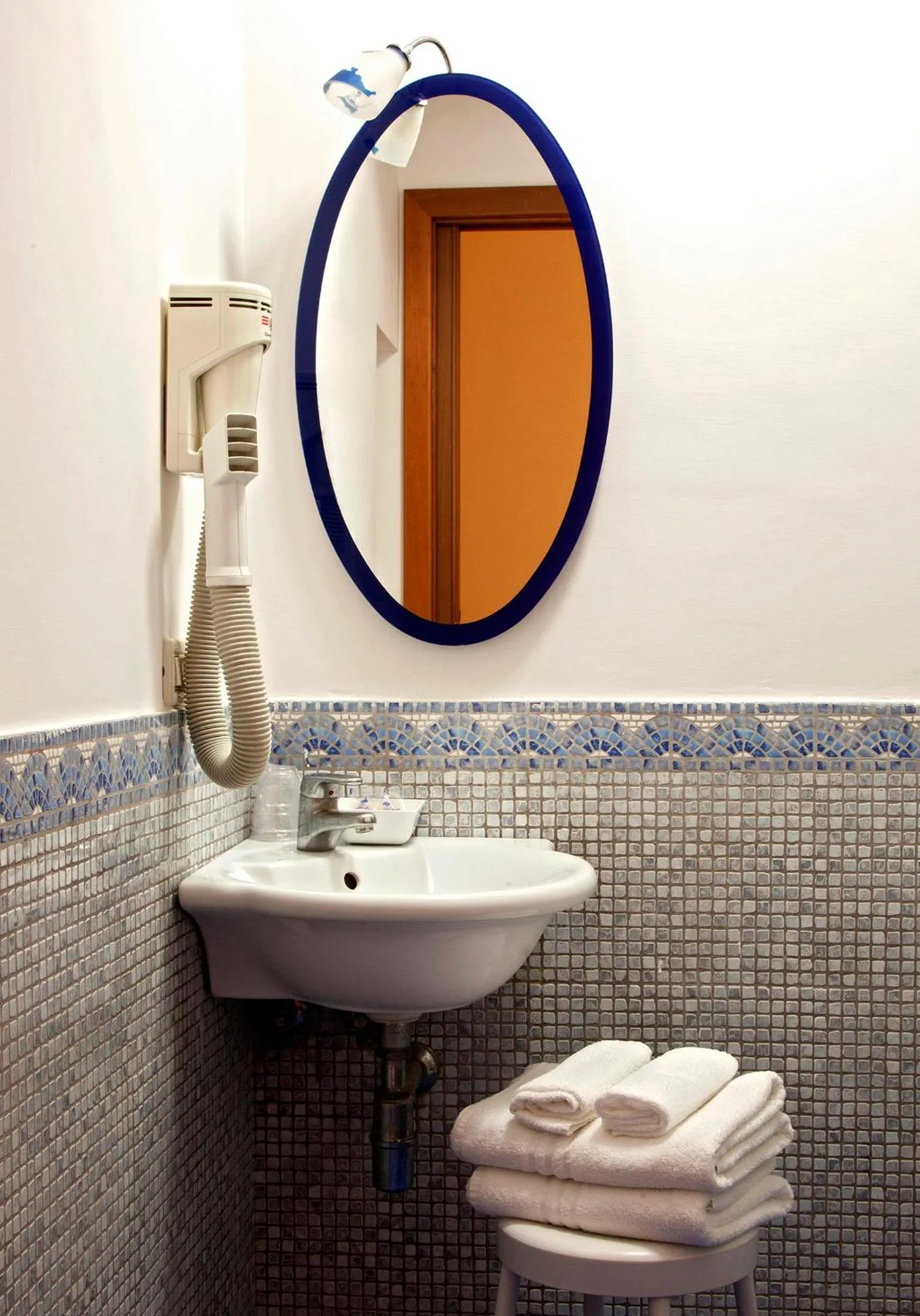 Toilet in Hotel Del Corso