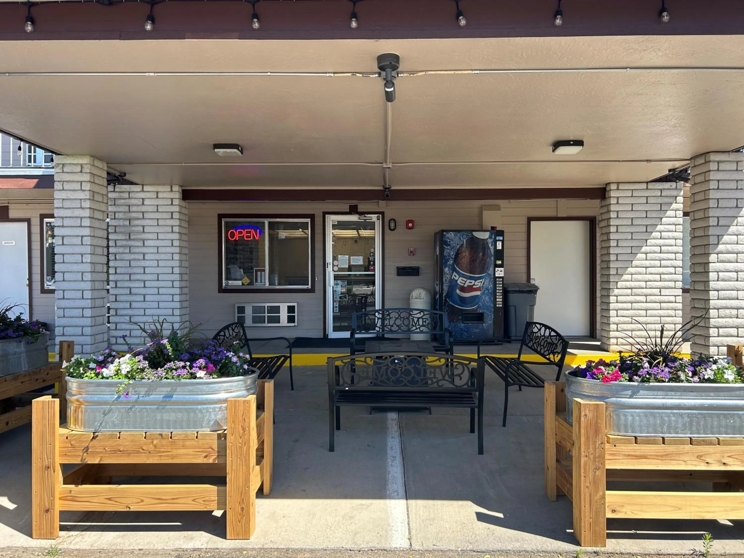 HWY 50 Inn