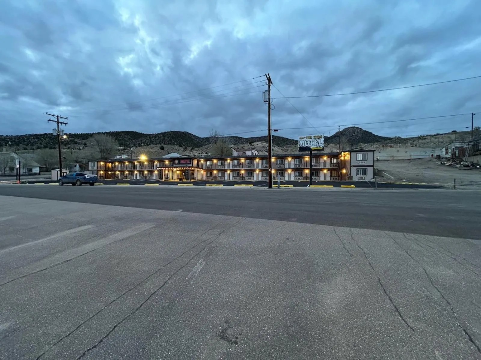 HWY 50 Inn
