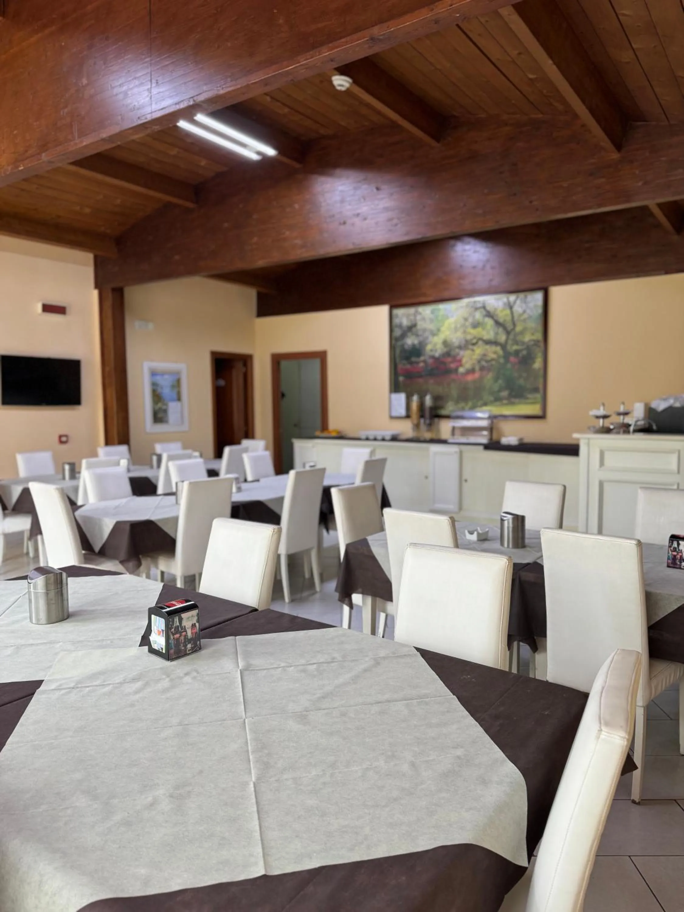 Communal lounge/ TV room in Hotel Federico II