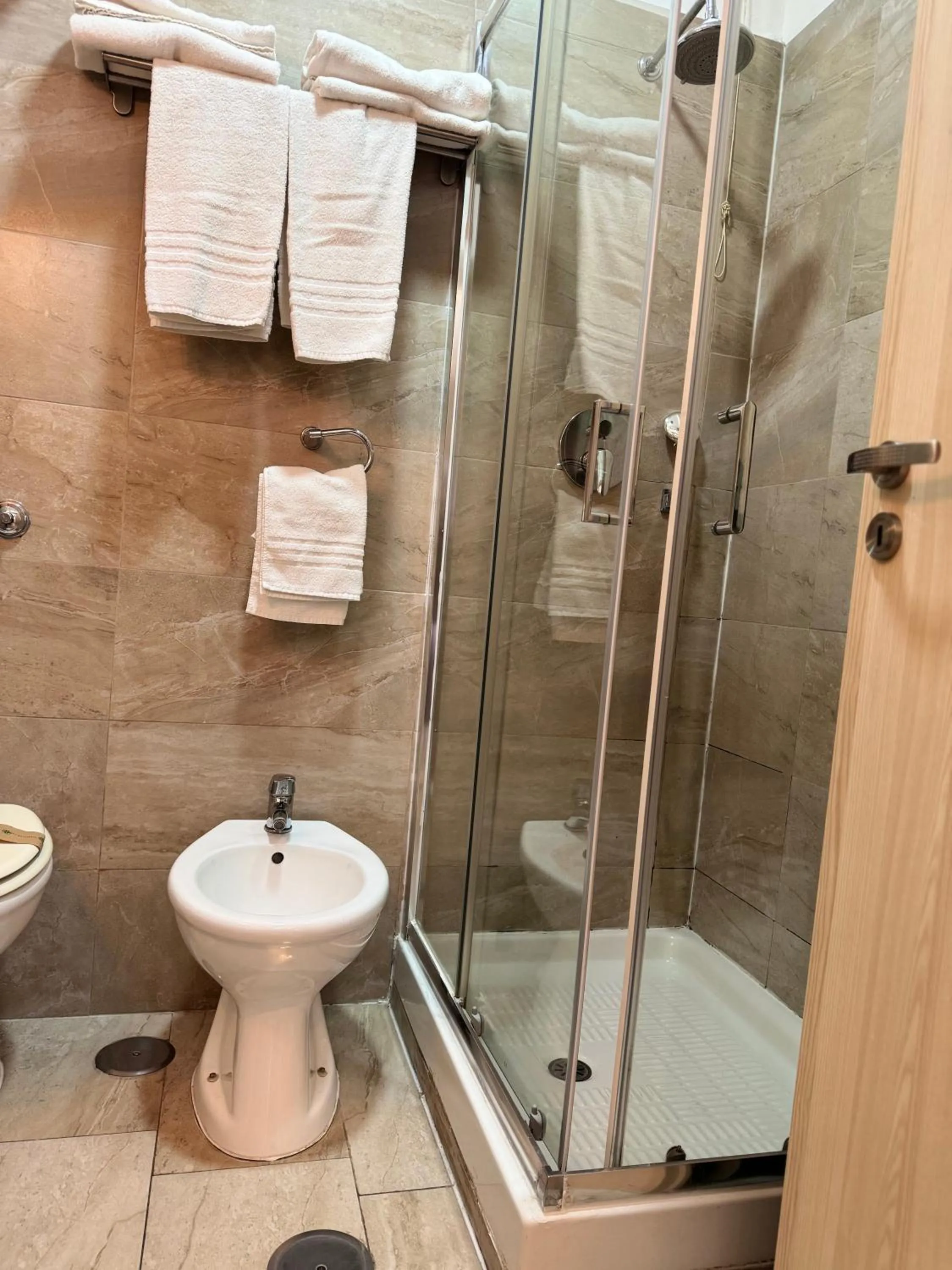 Shower in Hotel Federico II