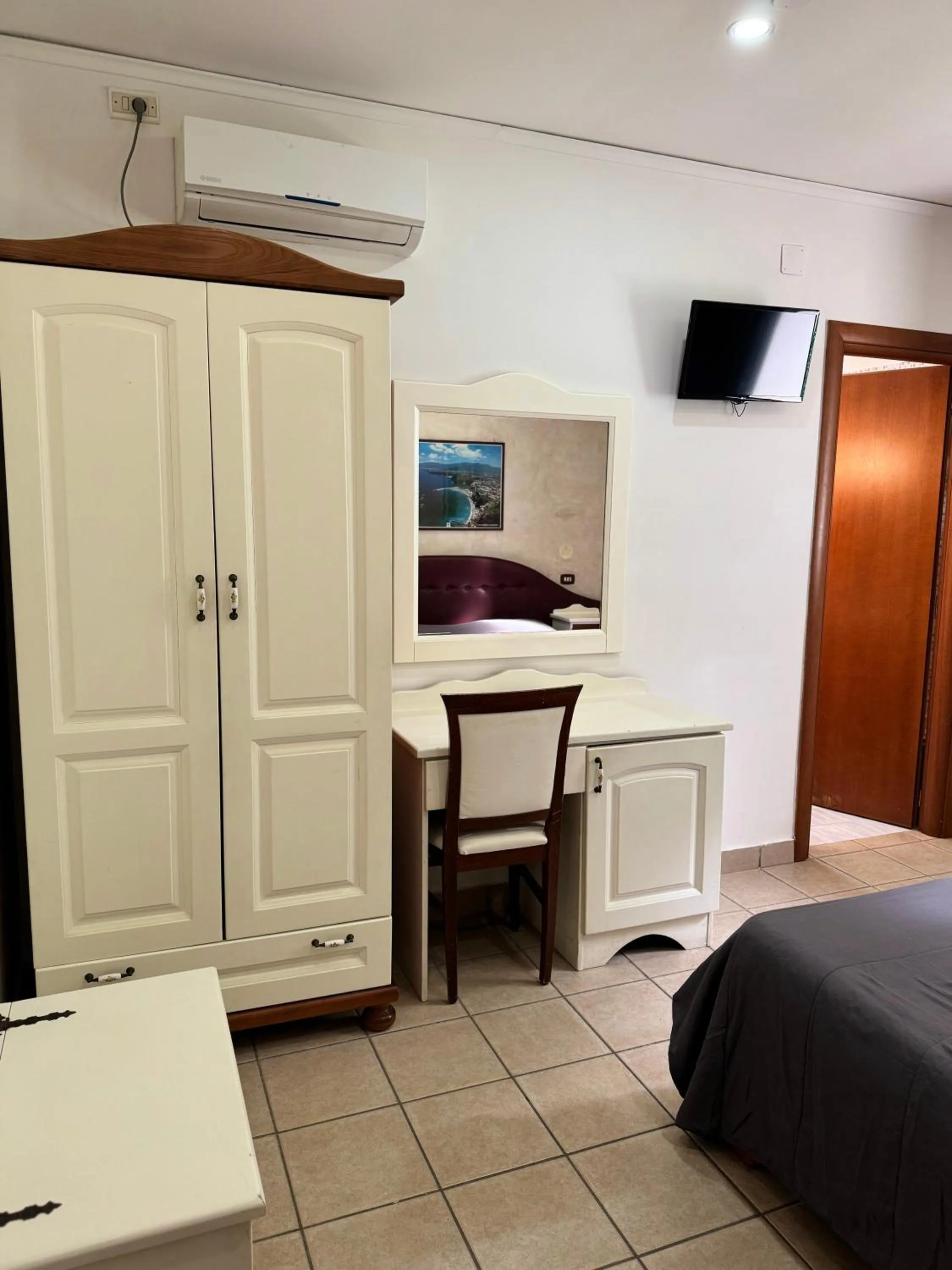 Photo of the whole room, Bed in Hotel Federico II