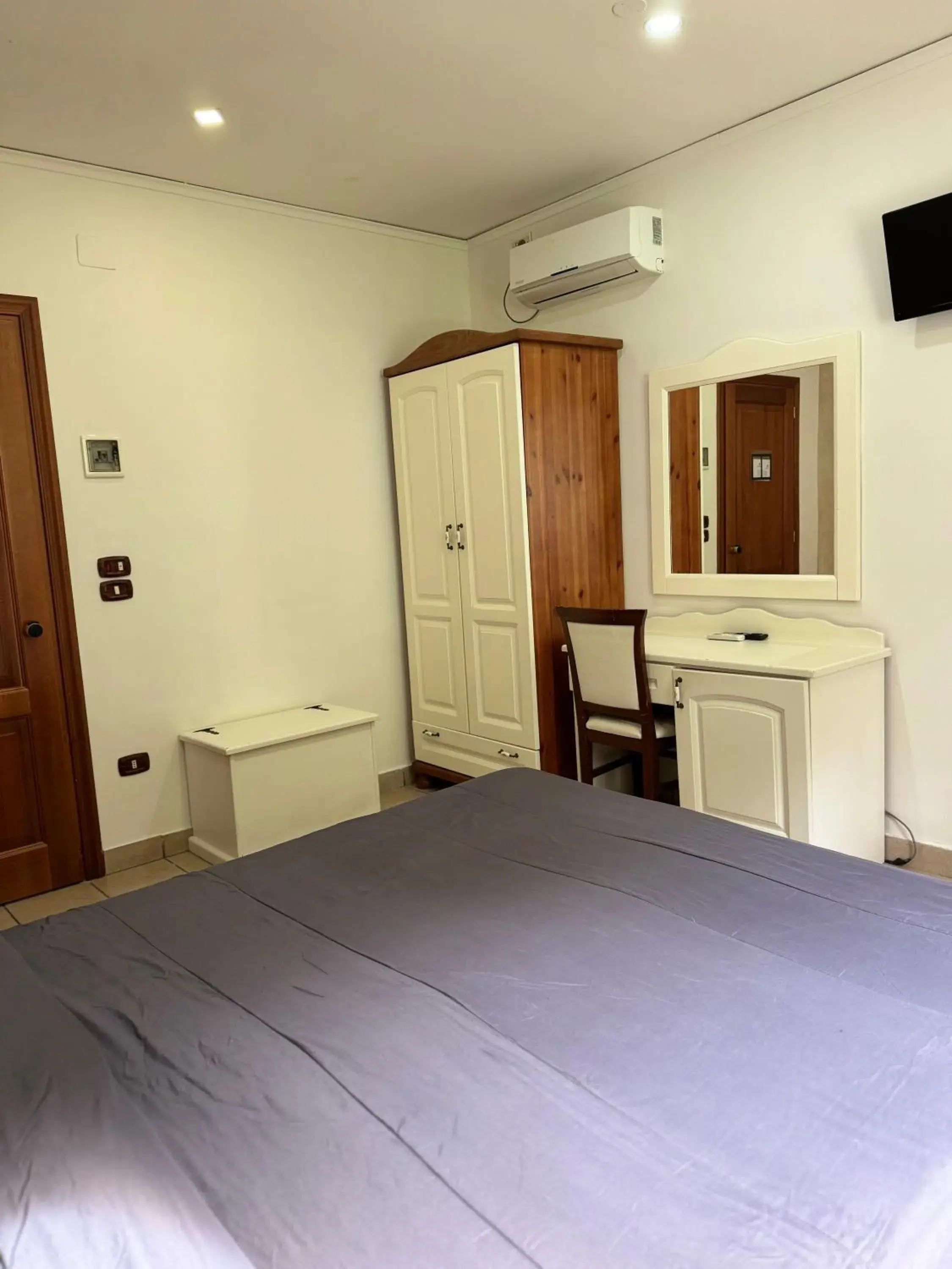 Bedroom, Bed in Hotel Federico II Bedroom, Bed in Hotel Federico II