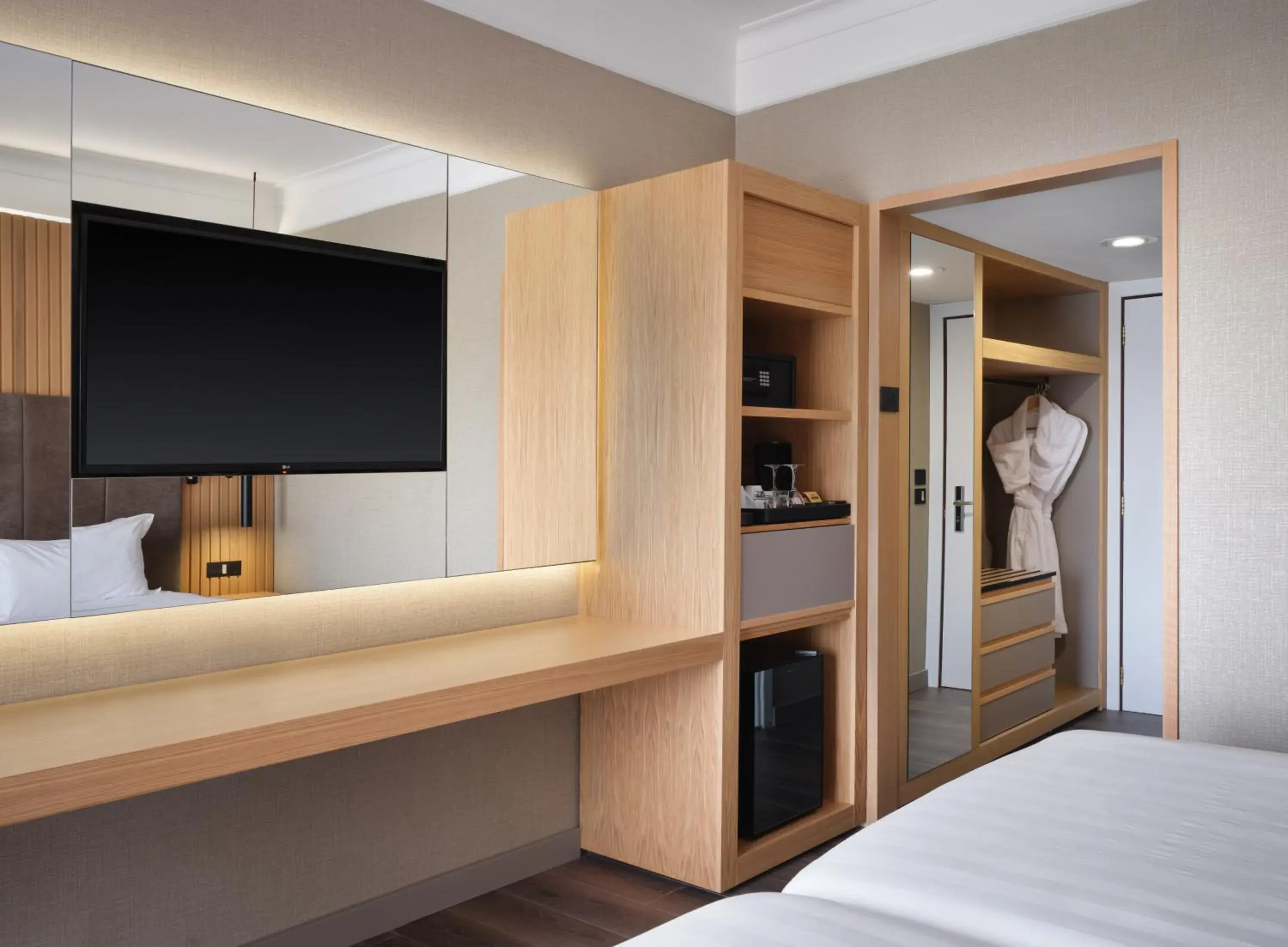 Bedroom, Bed in Crowne Plaza Rome St. Peter's by IHG Bedroom, Bed in Crowne Plaza Rome St. Peter's by IHG