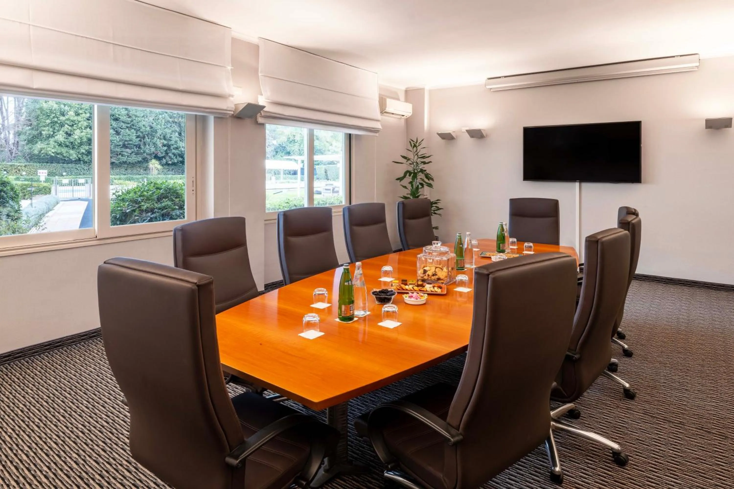 Meeting/conference room in Crowne Plaza Rome St. Peter's by IHG