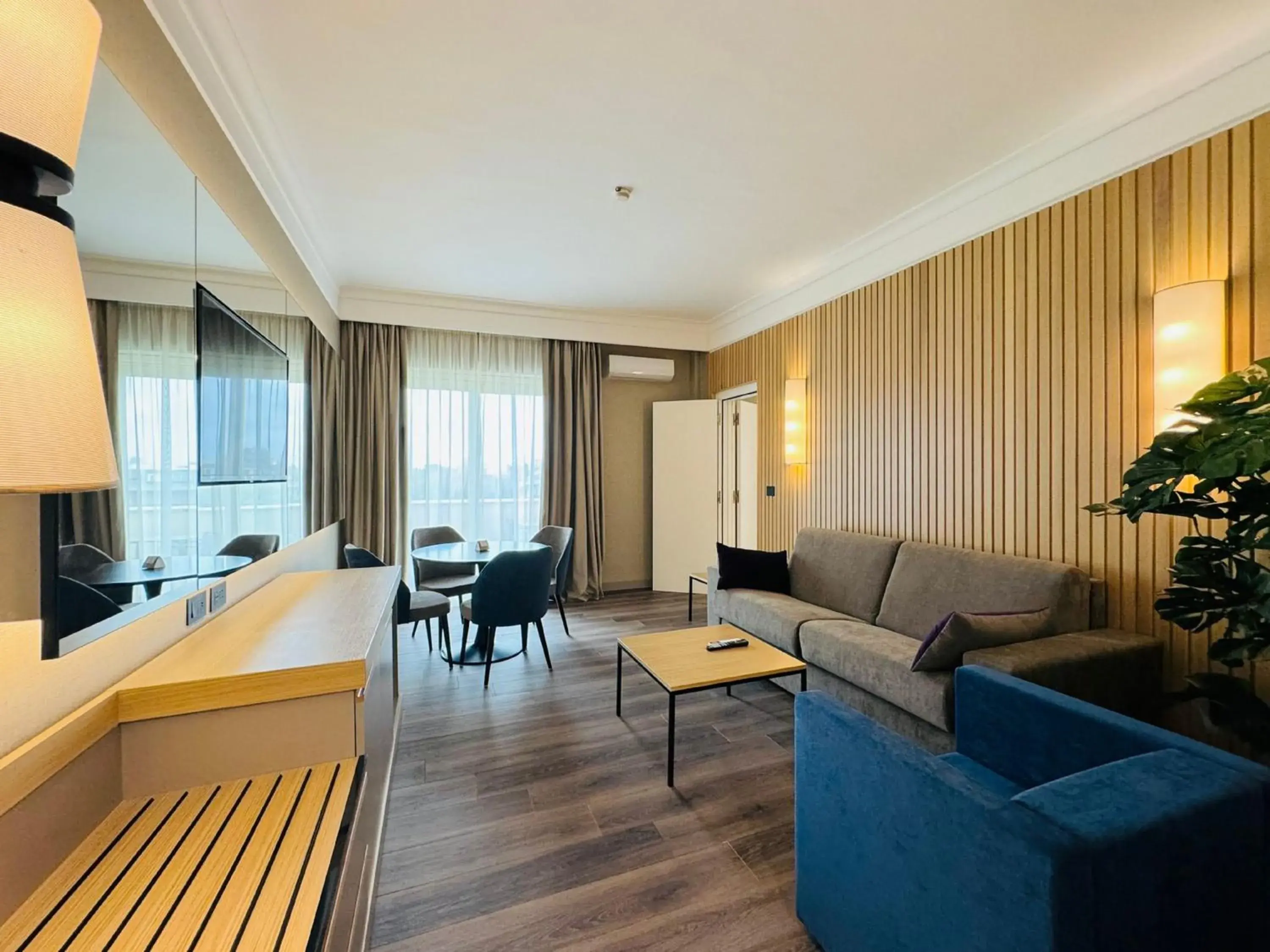 Photo of the whole room in Crowne Plaza Rome St. Peter's by IHG Photo of the whole room in Crowne Plaza Rome St. Peter's by IHG