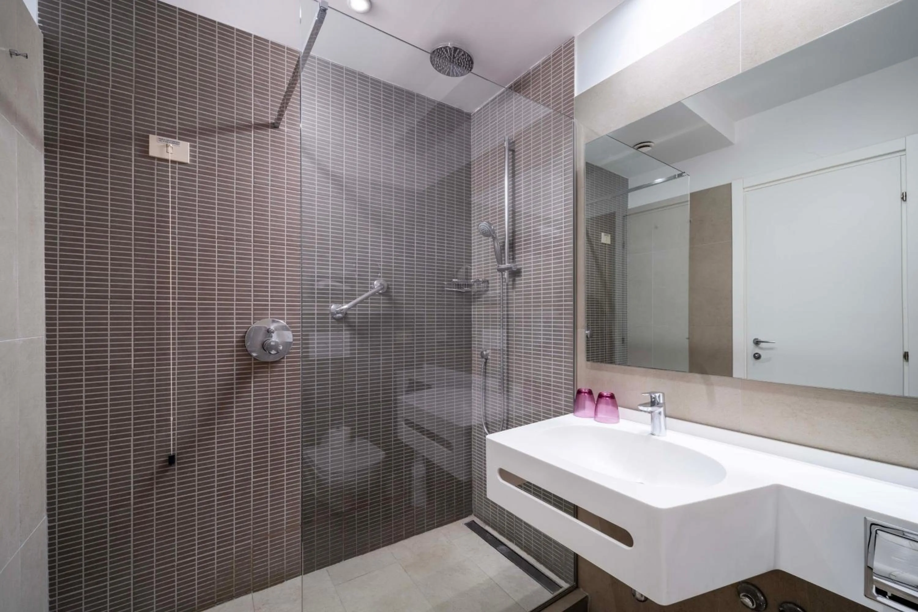 Photo of the whole room in Crowne Plaza Rome St. Peter's by IHG