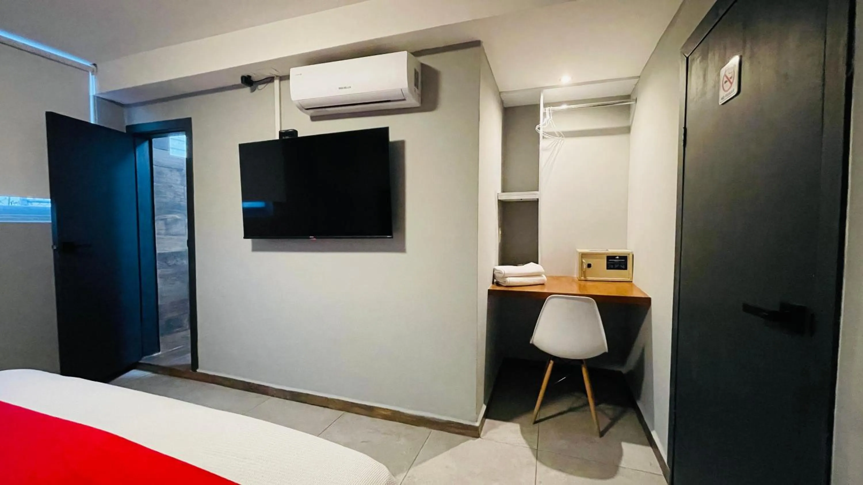 Photo of the whole room, Bed in HIT Merida Hotel Boutique