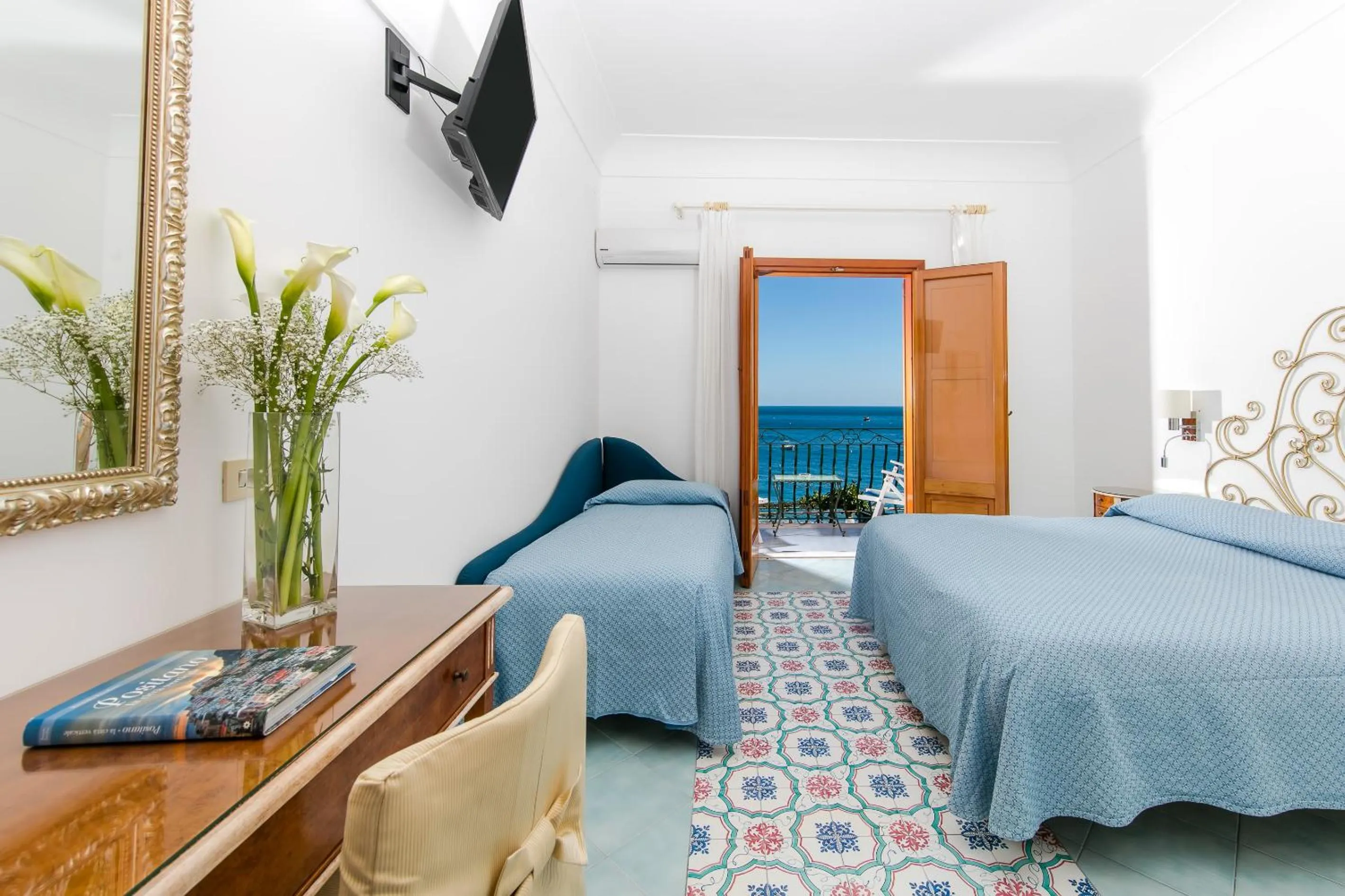 Balcony/Terrace, Bed in Hotel Pupetto