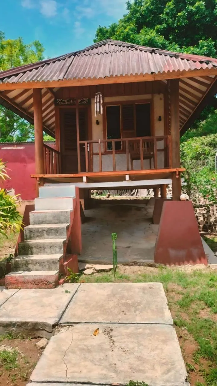 Yut's Inn Flower Paradise Gili Gede