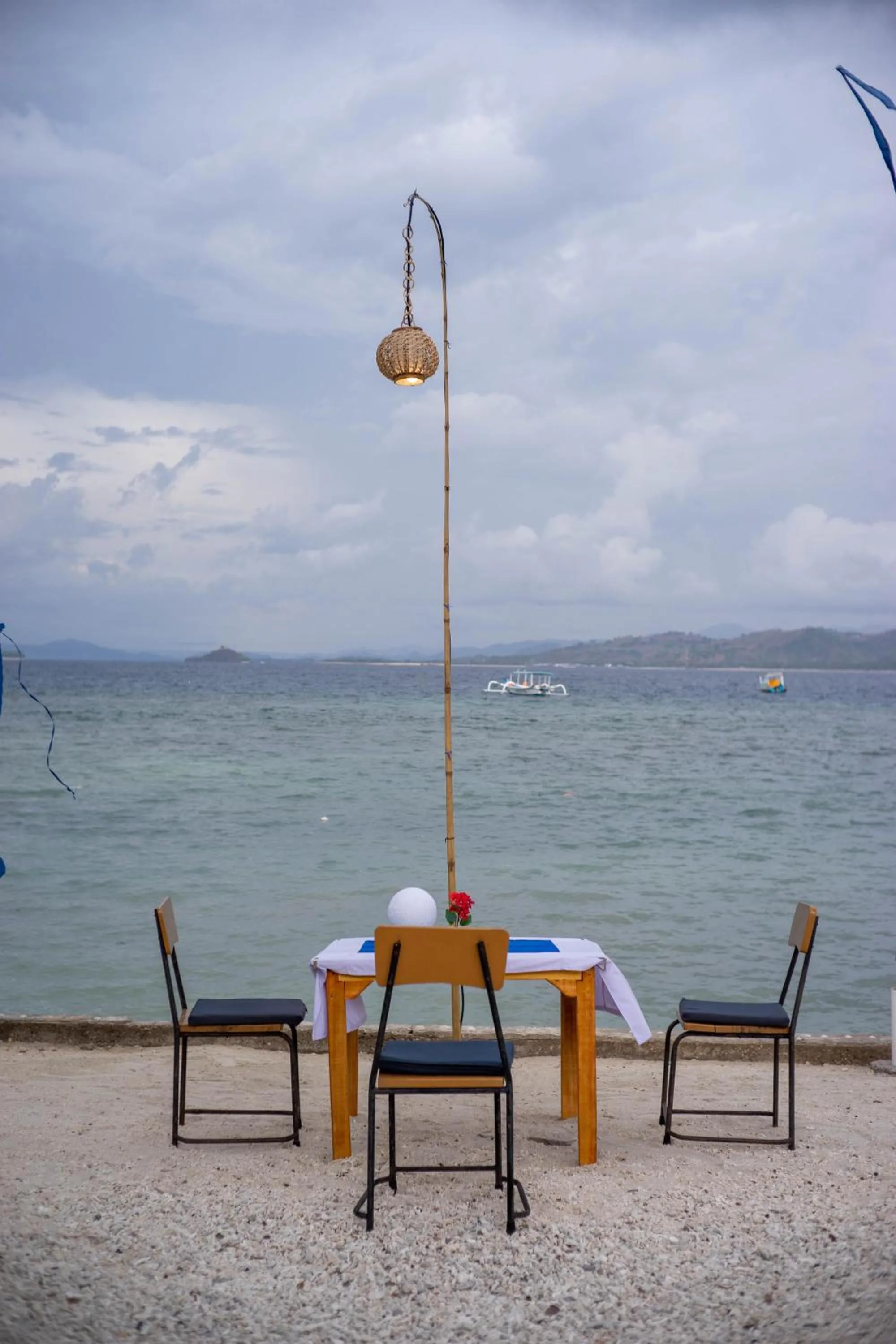 Yut's Inn Flower Paradise Gili Gede