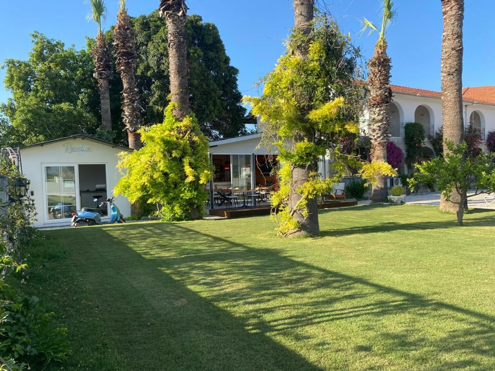 Garden in BURÇ HOTEL