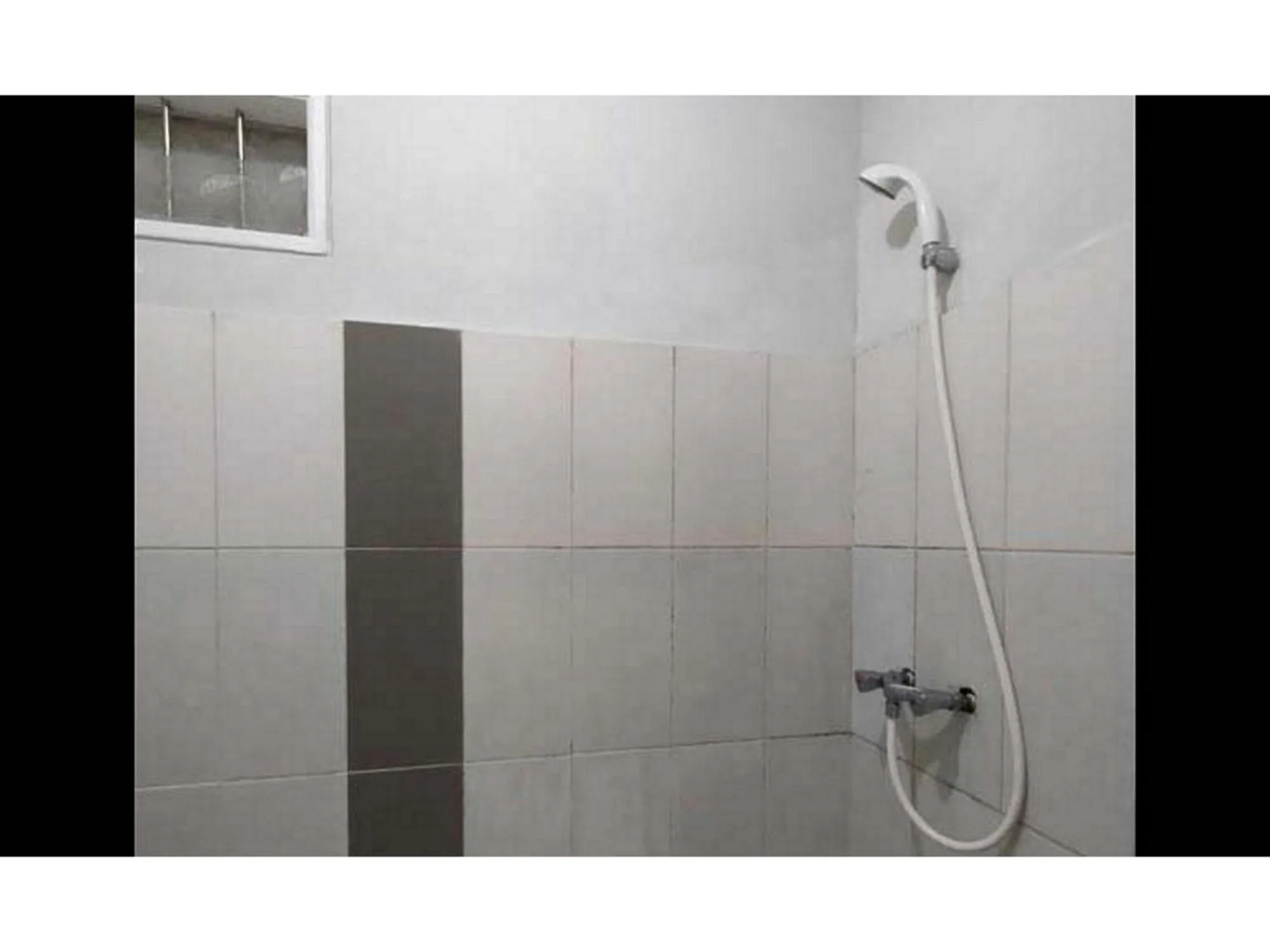 Bathroom in RedDoorz near Alun Alun Batu 2