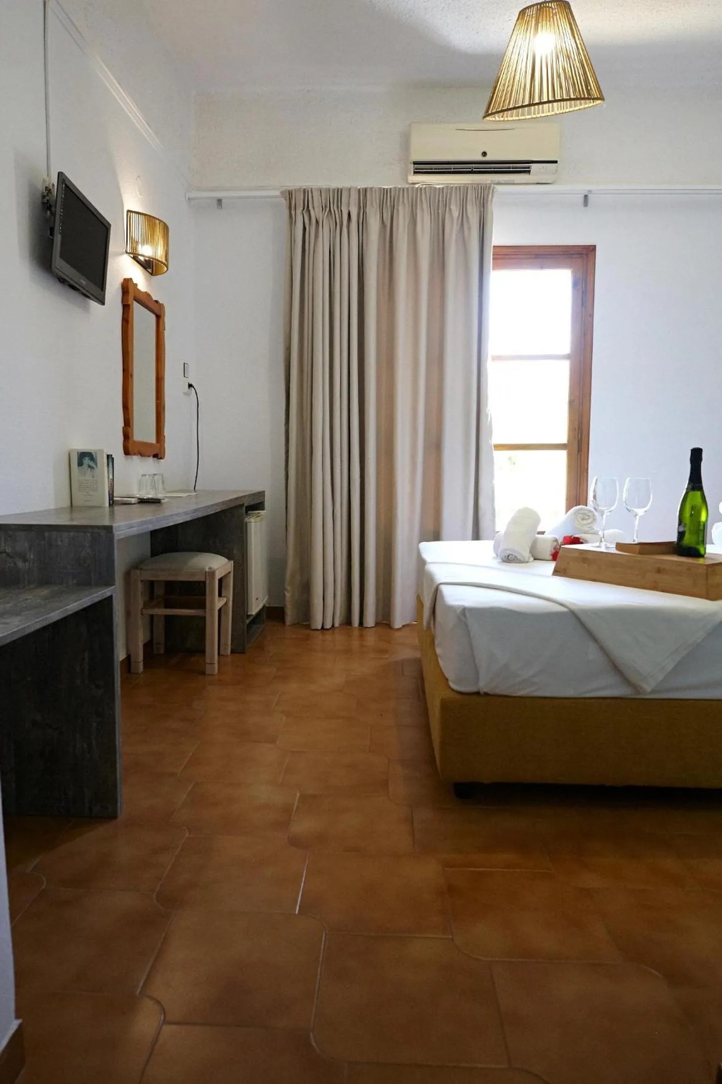 Photo of the whole room, Bed in Elea Terra Hotel