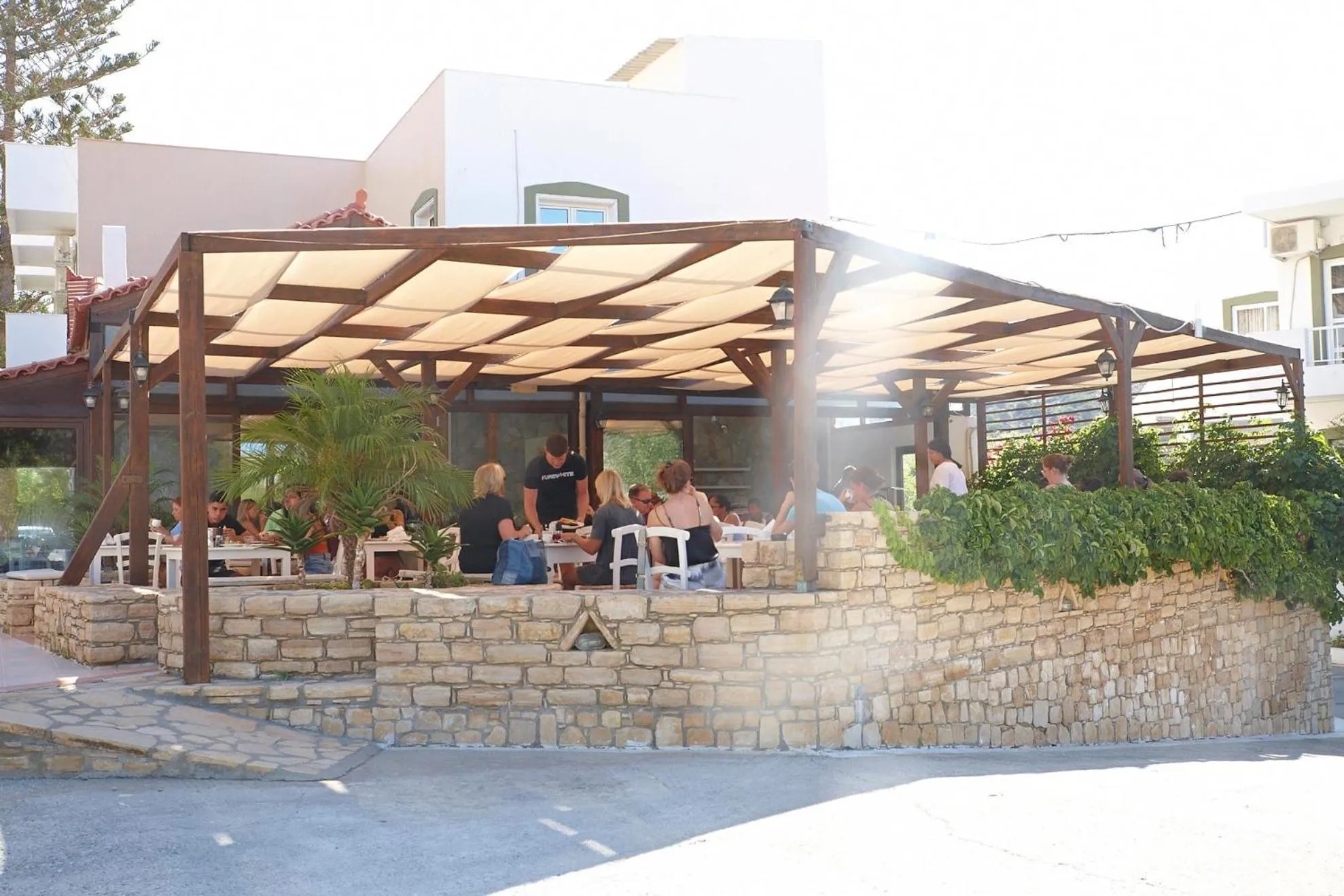 Restaurant/places to eat in Elea Terra Hotel