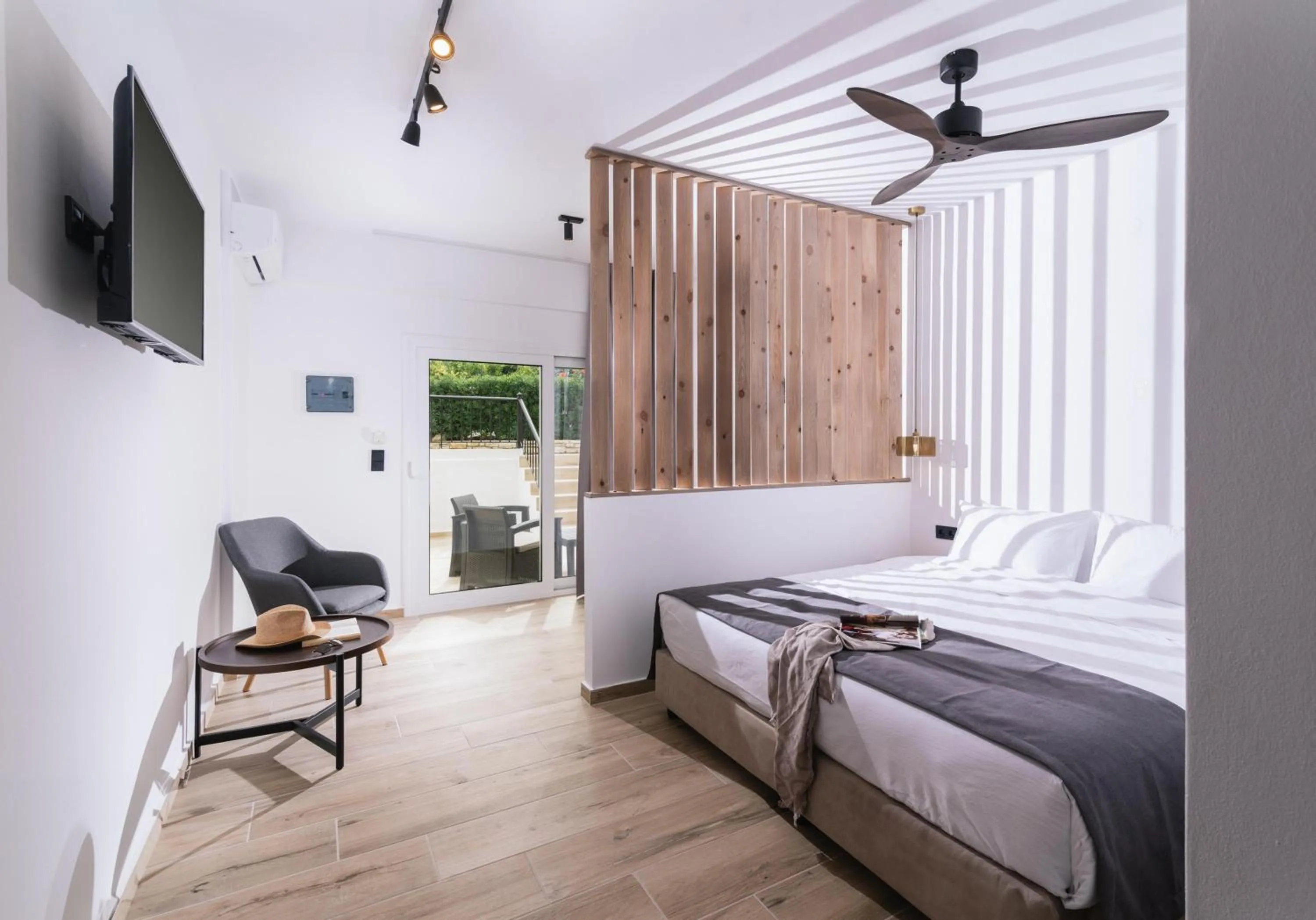 Photo of the whole room, Bed in Elea Terra Hotel