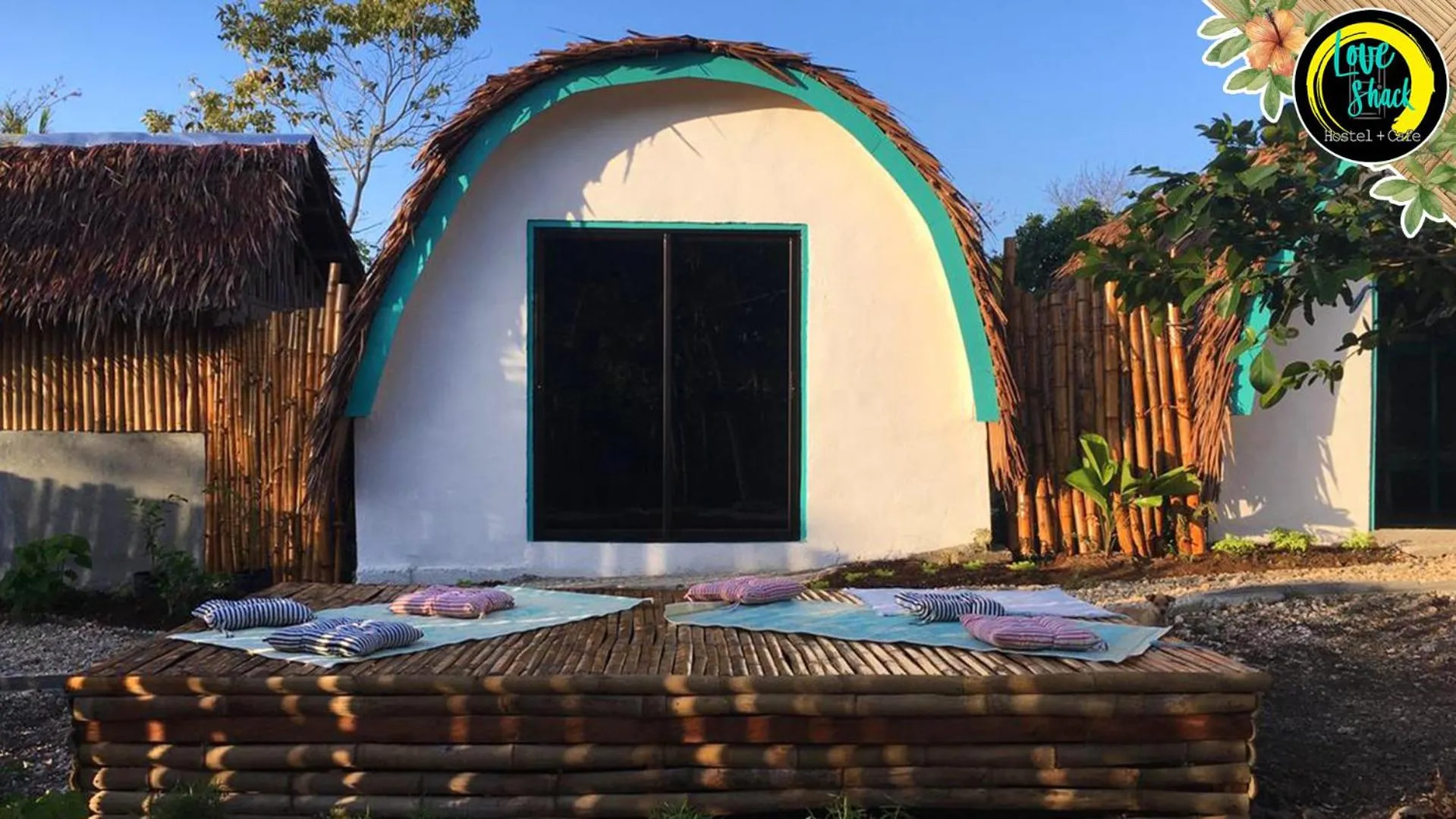 Facade/entrance in Love Shack Hostel & Cafe