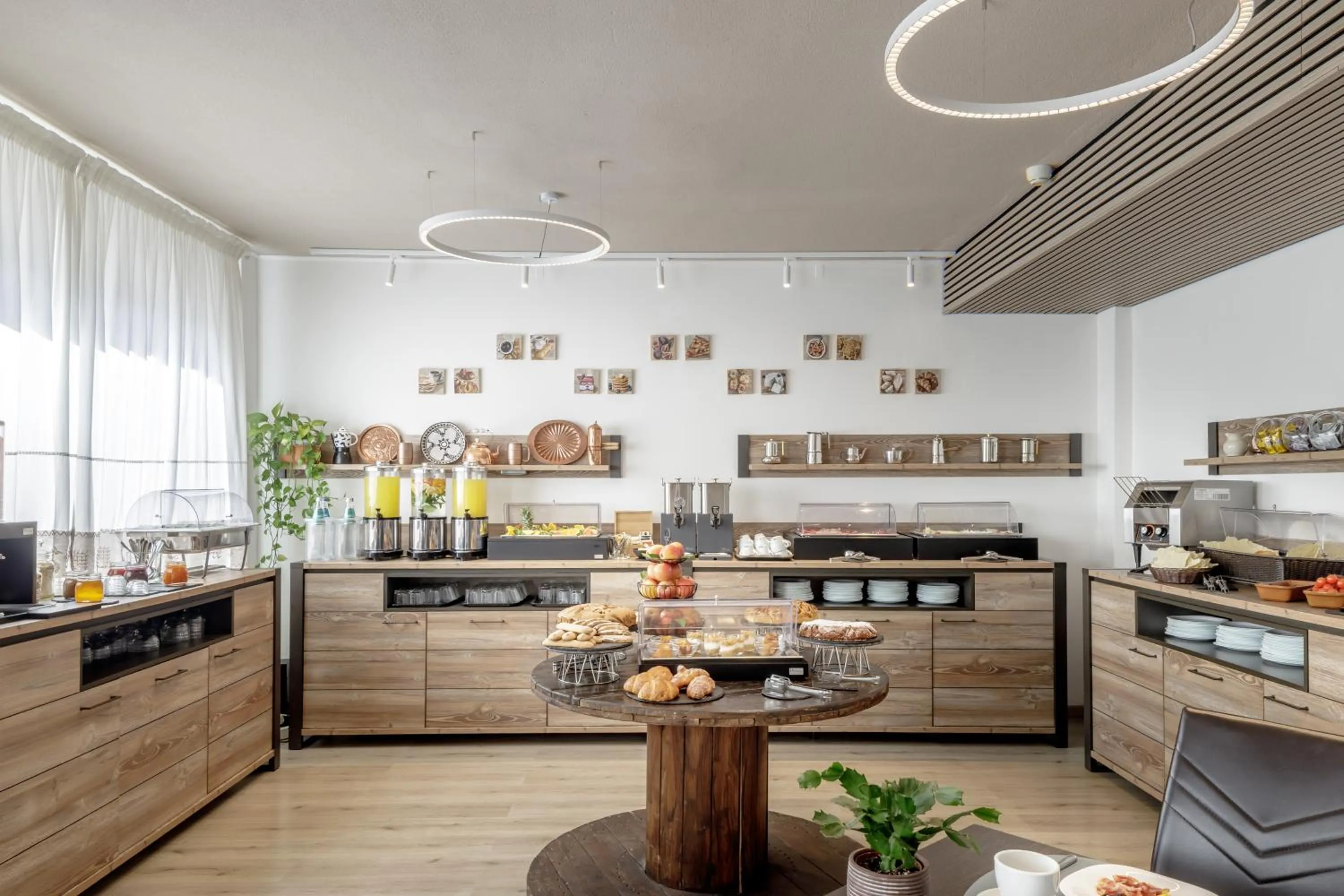 Buffet breakfast in Best Western Hotel Residence Italia