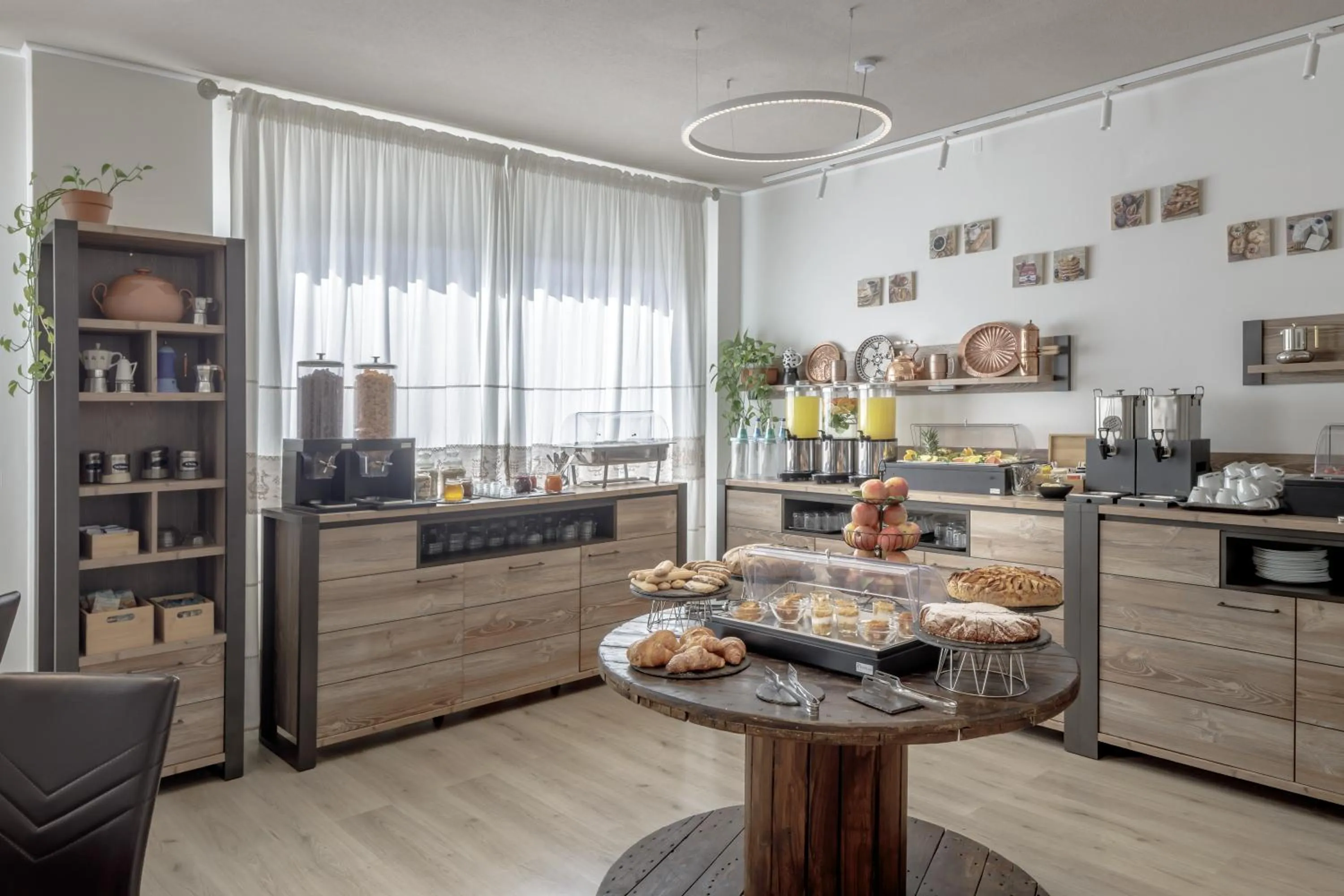 Buffet breakfast in Best Western Hotel Residence Italia