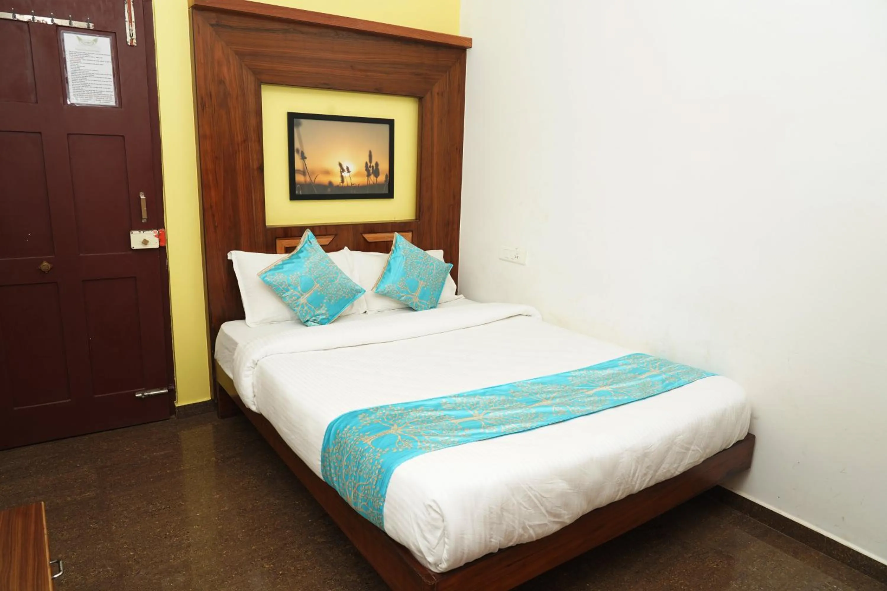 Bed in Anika Palace by Pepe Inn Hotel