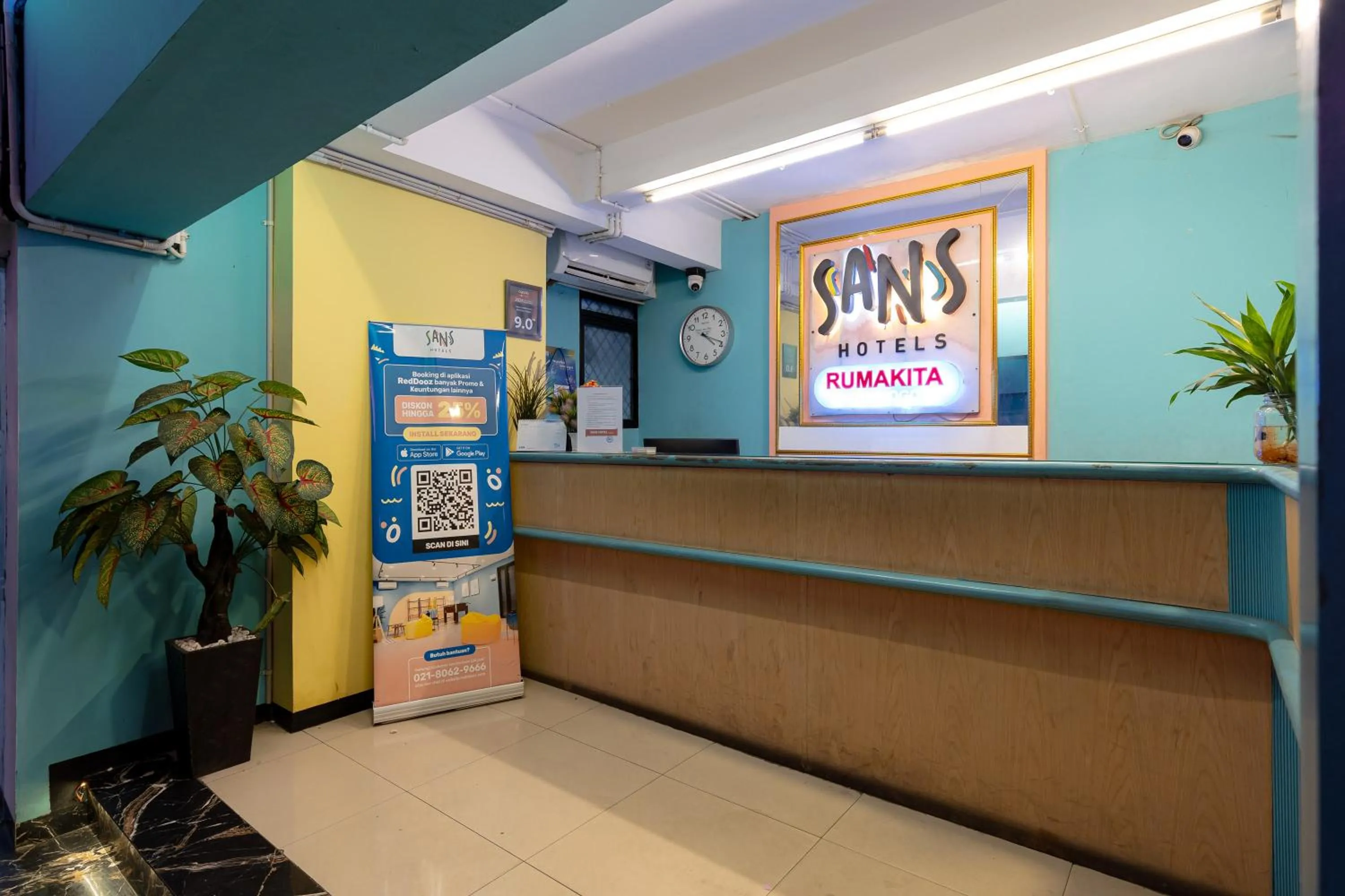 Lobby or reception in Sans Hotel Rumah Kita Daan Mogot by RedDoorz