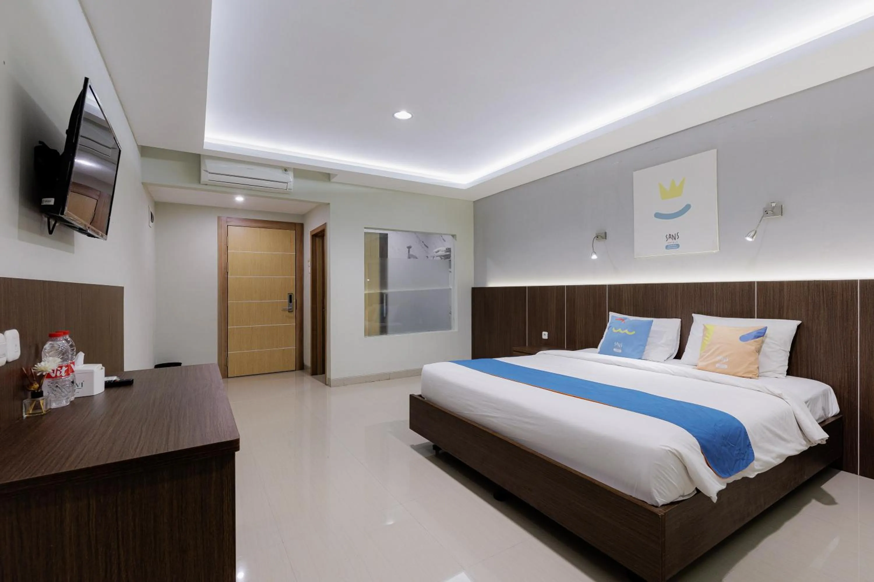 Bedroom, Bed in Sans Hotel Rumah Kita Daan Mogot by RedDoorz