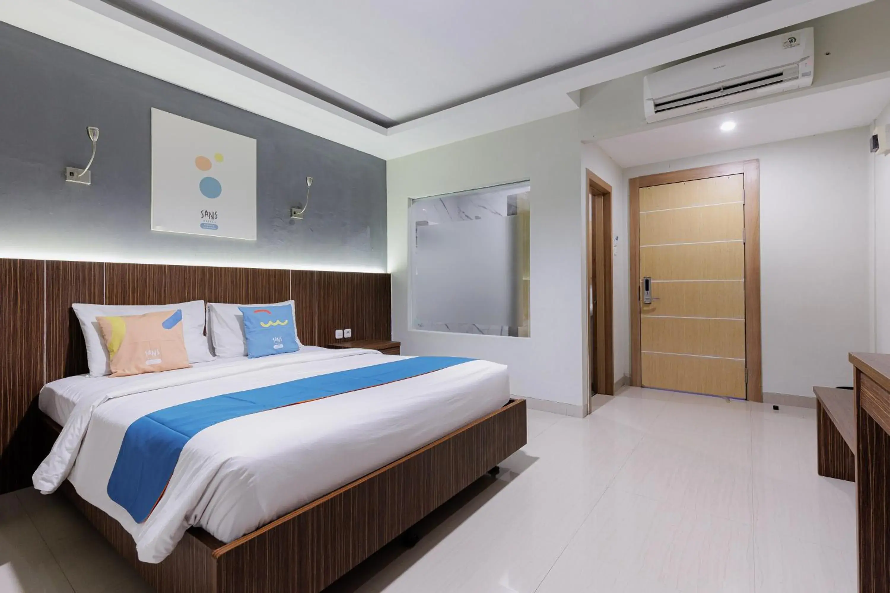 Executive Suite in Sans Hotel Rumah Kita Daan Mogot by RedDoorz Executive Suite in Sans Hotel Rumah Kita Daan Mogot by RedDoorz